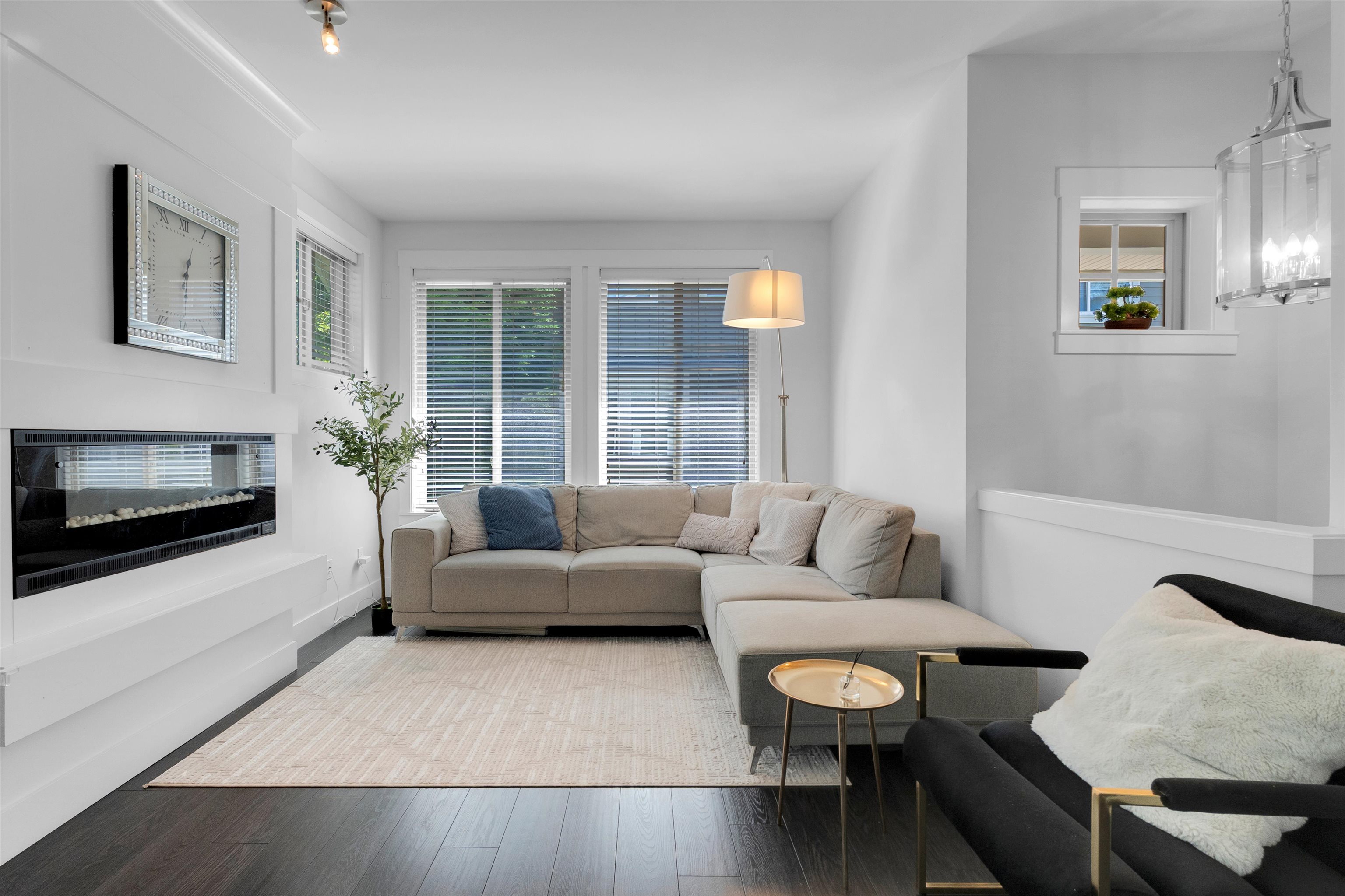 3266 147 Street #8, Surrey, BC V4P 1Z8