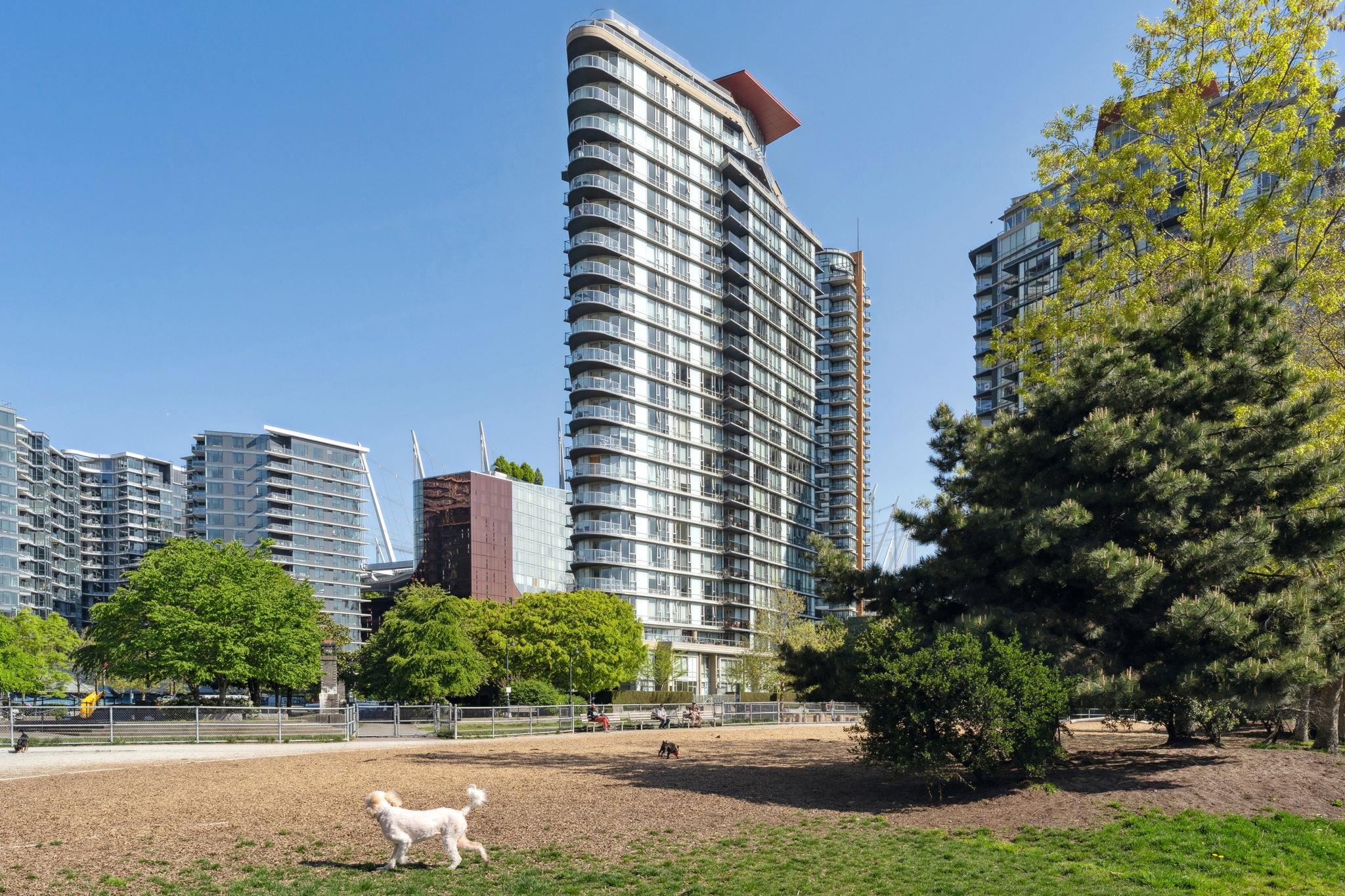 918 Cooperage Way #1701, Vancouver, BC V6B 0A7