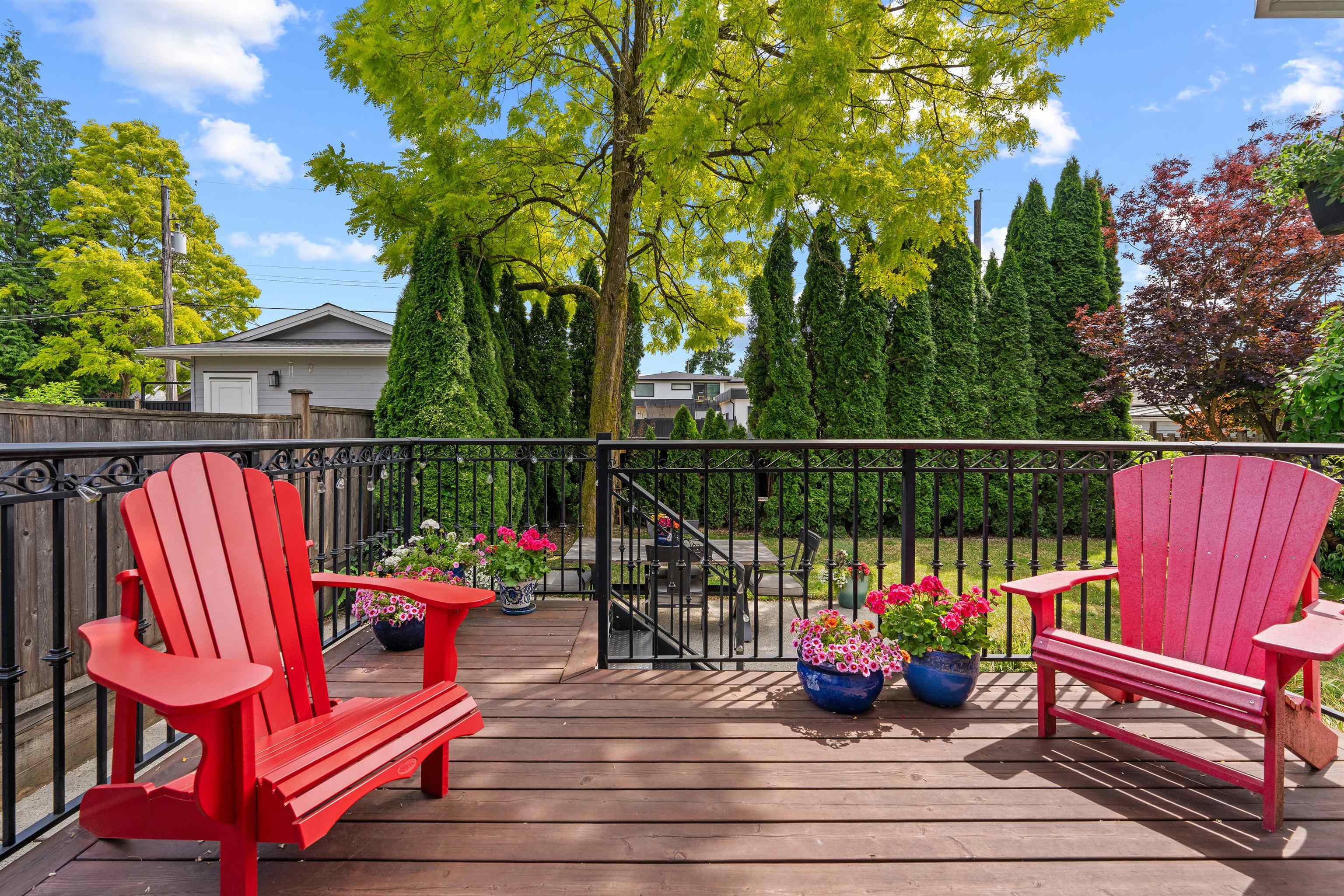 749 10th Street East, North Vancouver, BC V7L 2G2