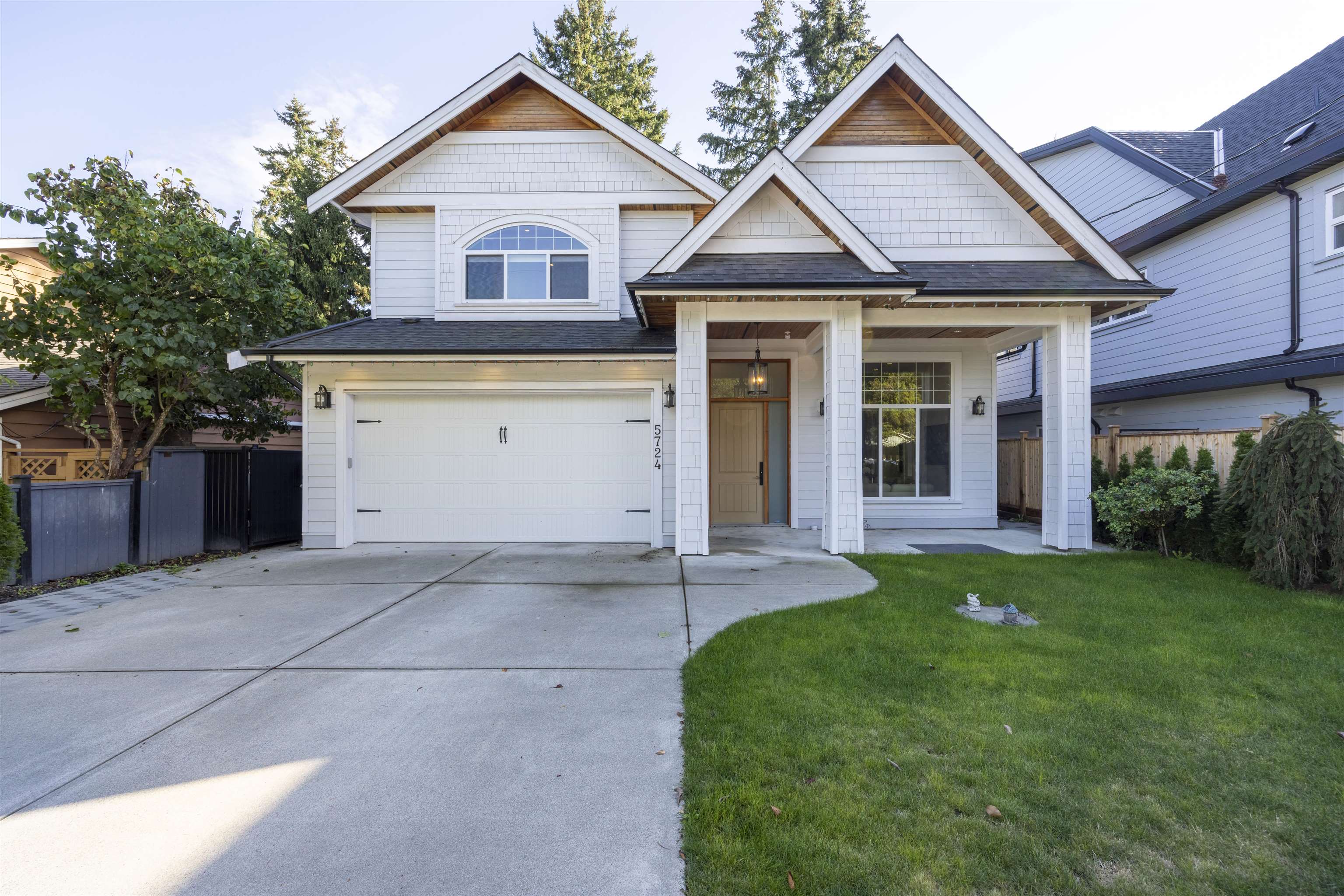 16a Avenue, Tsawwassen, BC V4L 1H9