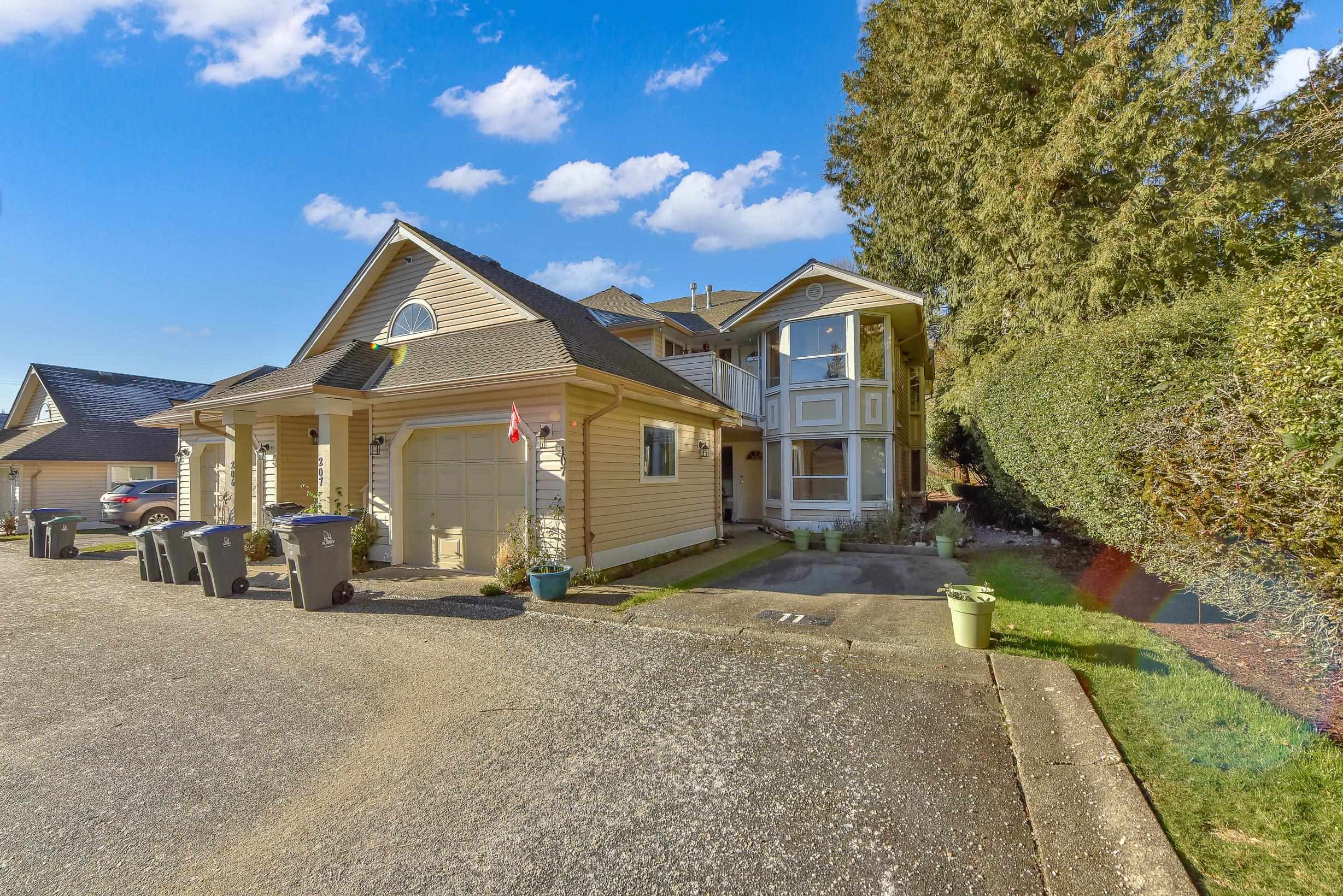 16031 82 Avenue #207, Surrey, BC V4N 0N4