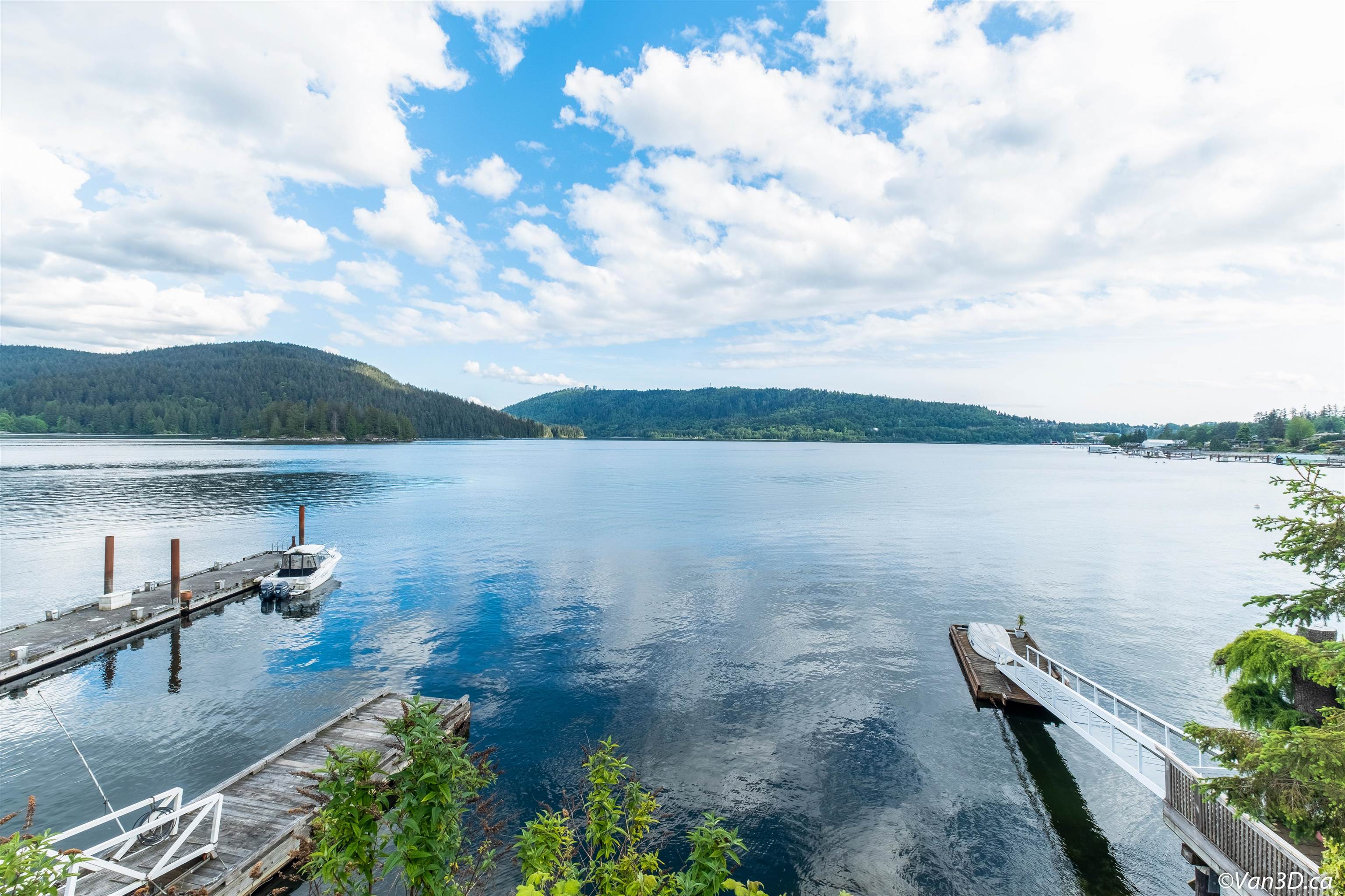 4541 Stonehaven Avenue, North Vancouver, BC V0V 0V0