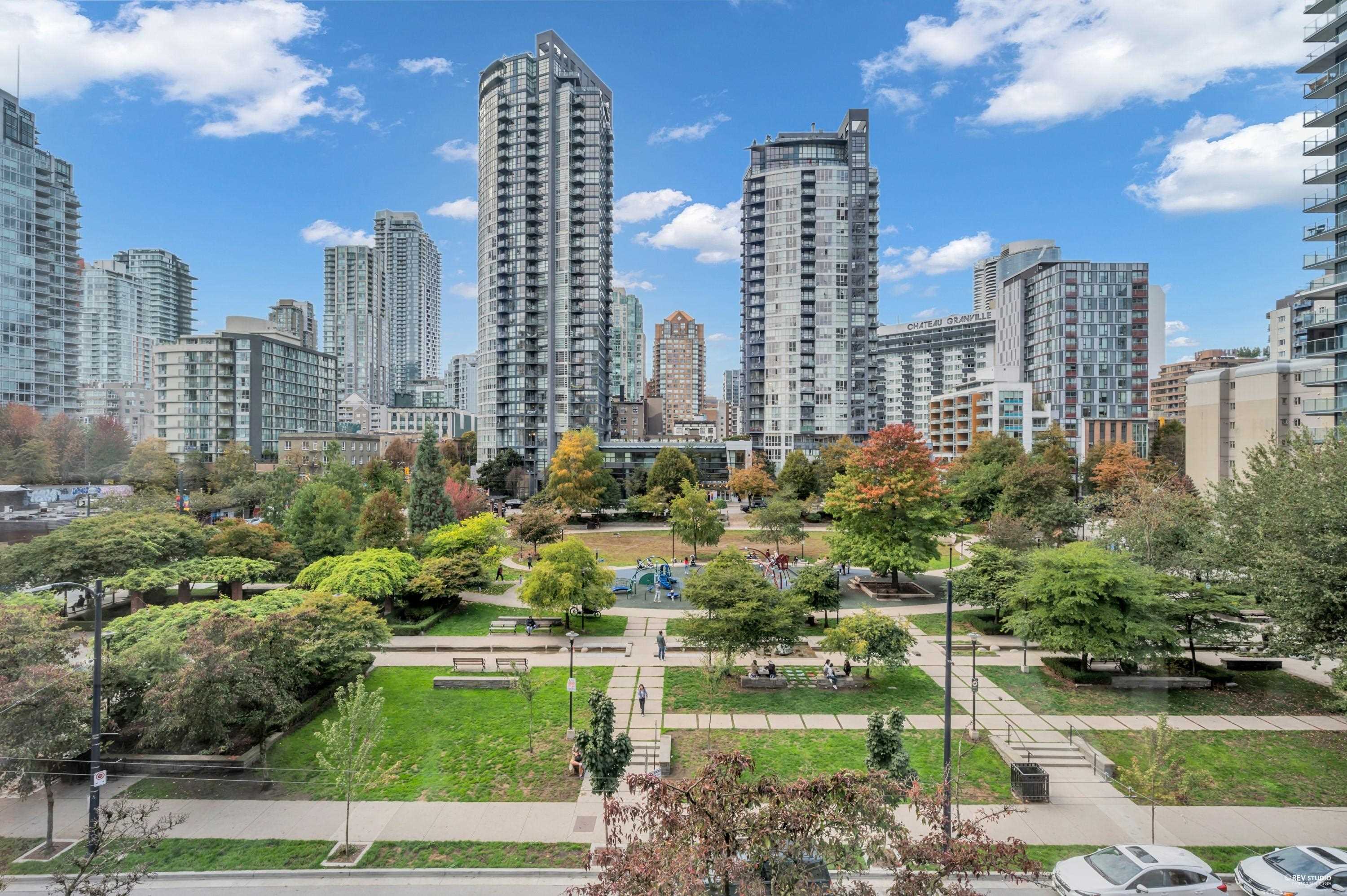 1188 Richards Street #402, Vancouver, BC V6B 3E6