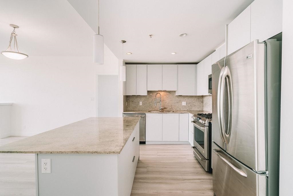 280 Ross Drive #2506, New Westminster, BC V3L 0C2