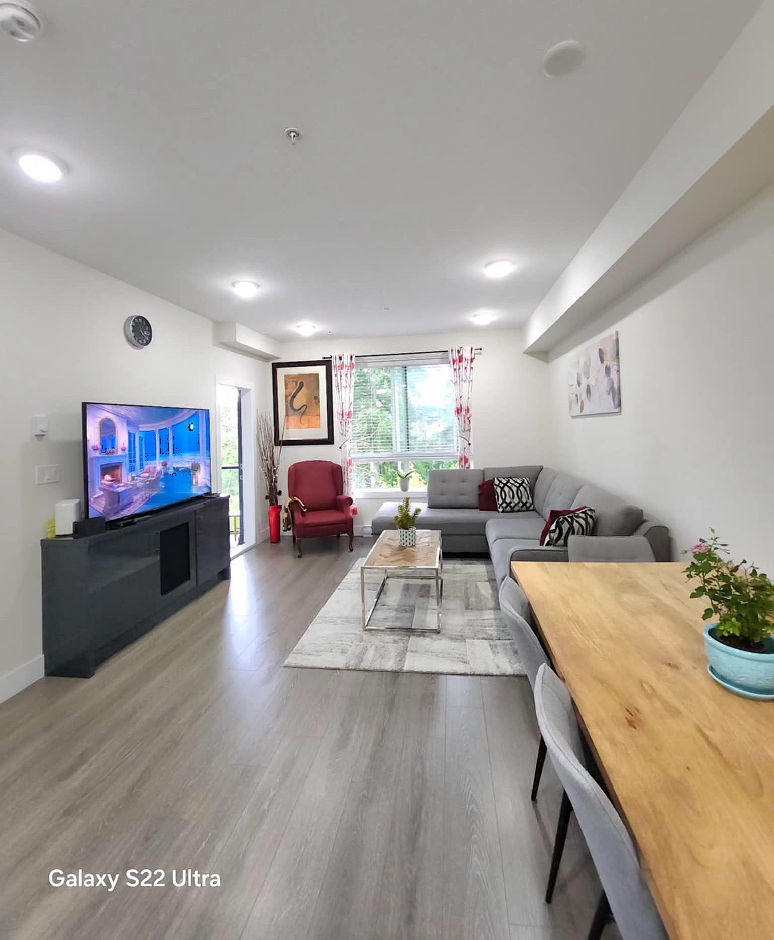 15351 101 Avenue #409, Surrey, BC V3R 0G2