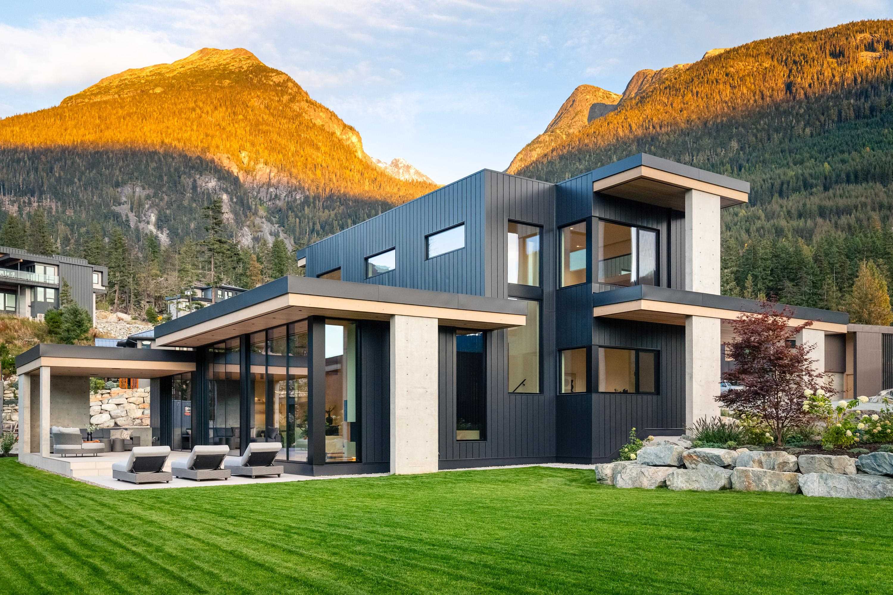 9257 Wedgemount Plateau Drive, Whistler, BC V8E 1M1