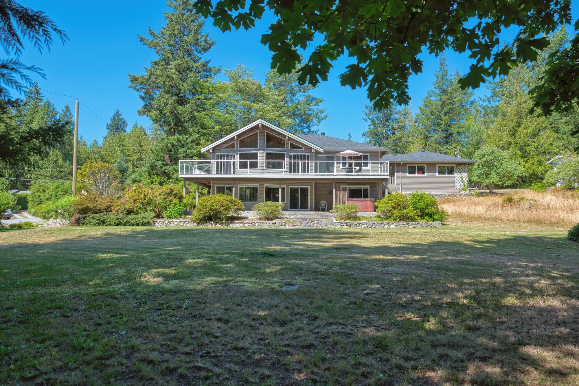 12810 Mainsail Rd, Madeira Park, BC V0N 2H1