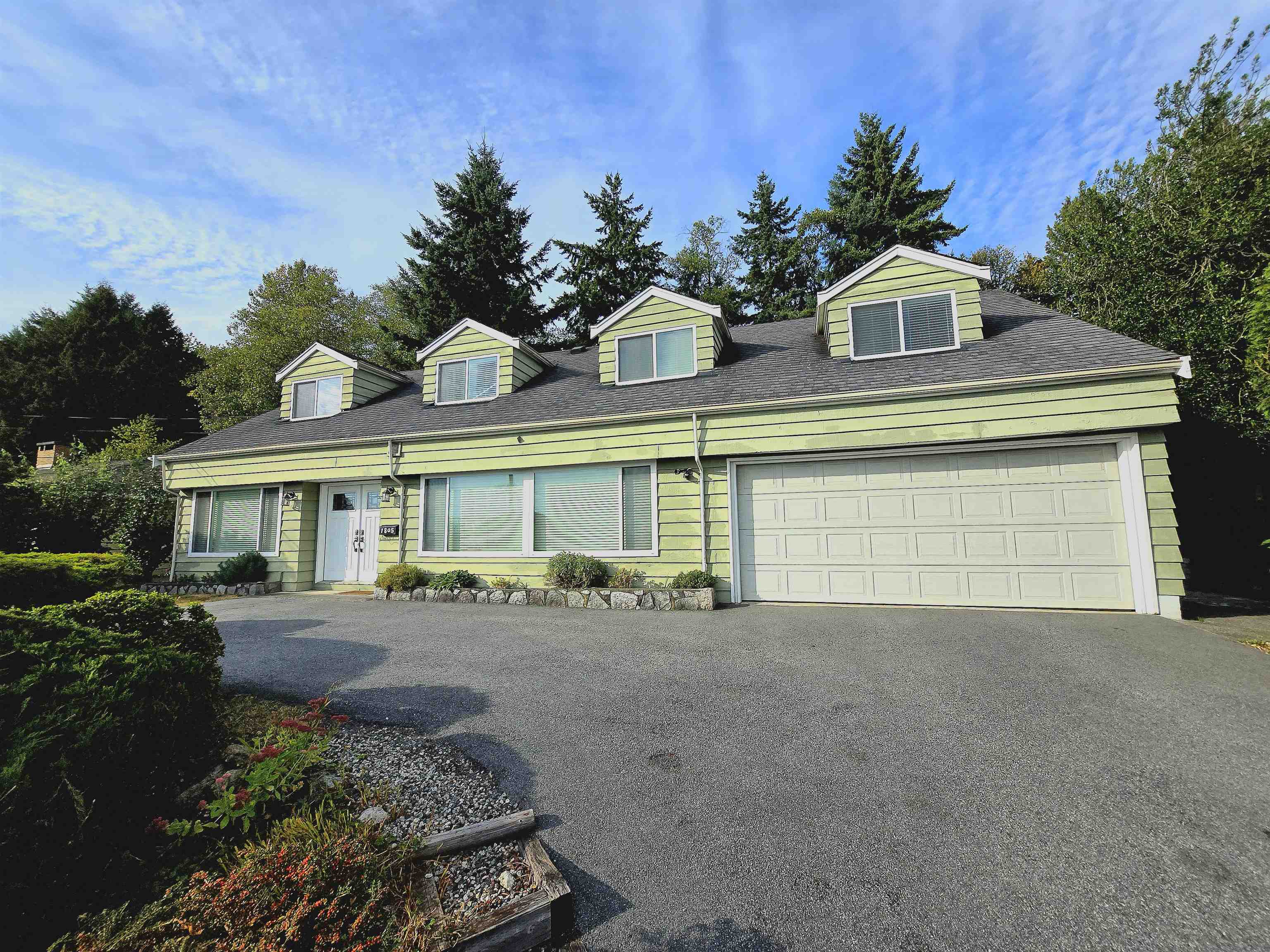 1805 Rosebery Avenue, West Vancouver, BC V7V 2Z5