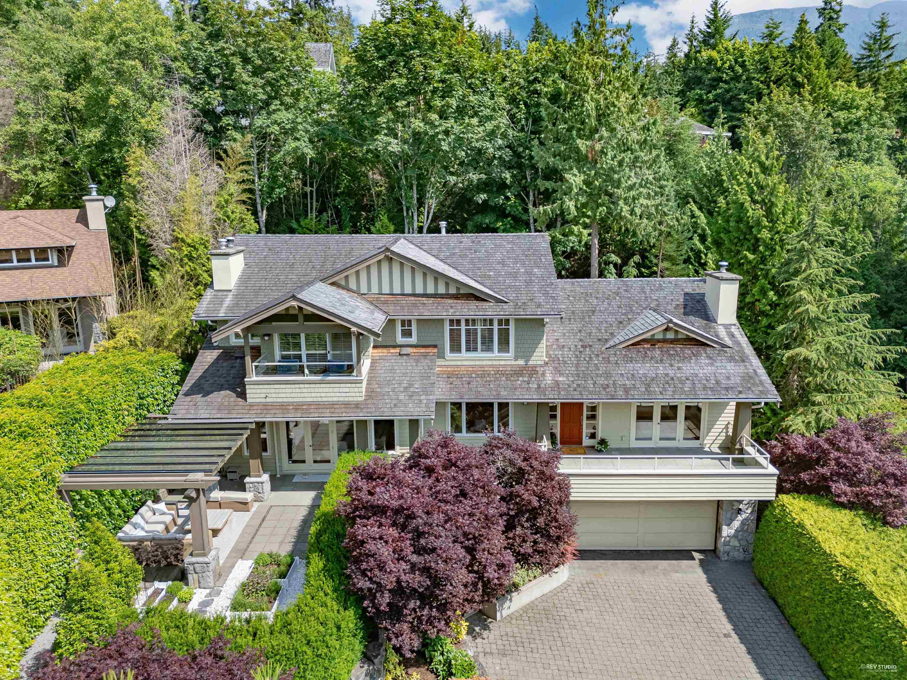 4513 Caulfeild Lane, West Vancouver, BC V7W 3J6