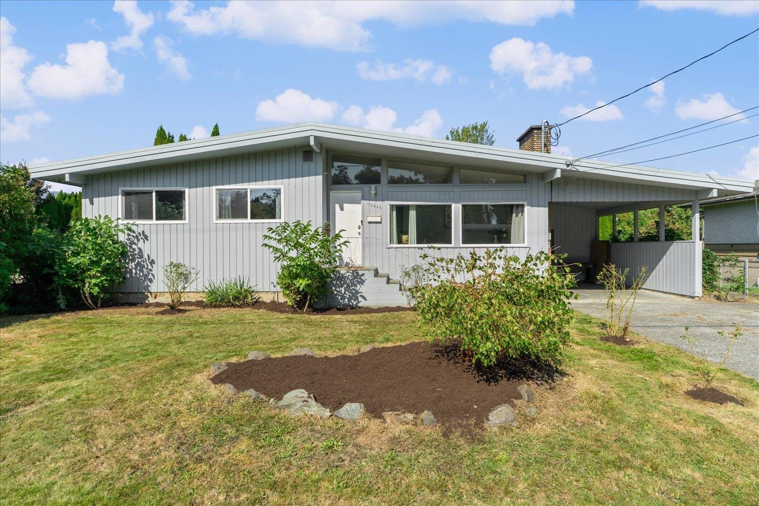 45415 Barton Avenue, Chilliwack, BC V2P 1L1
