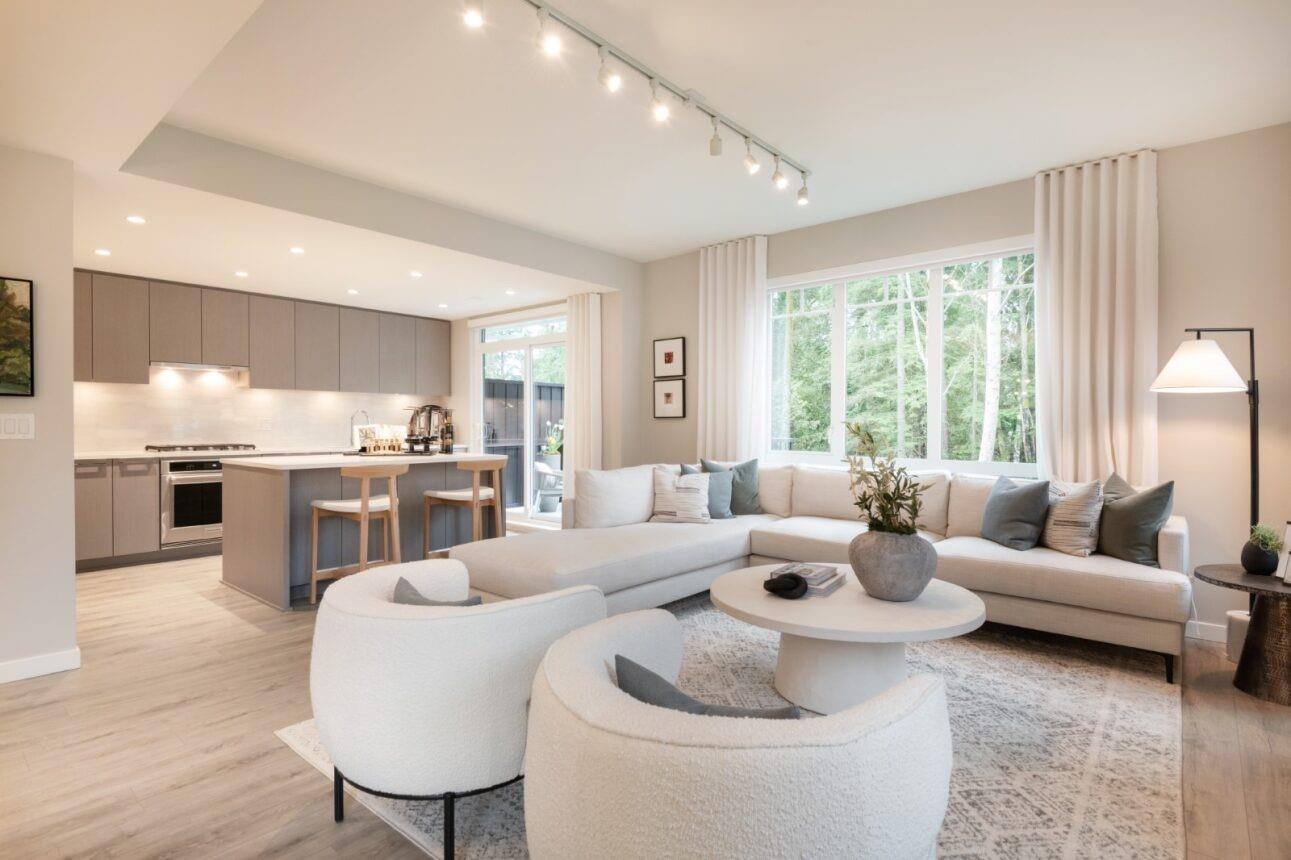 1331 Wellon St #208, Coquitlam, BC V3E 0V3