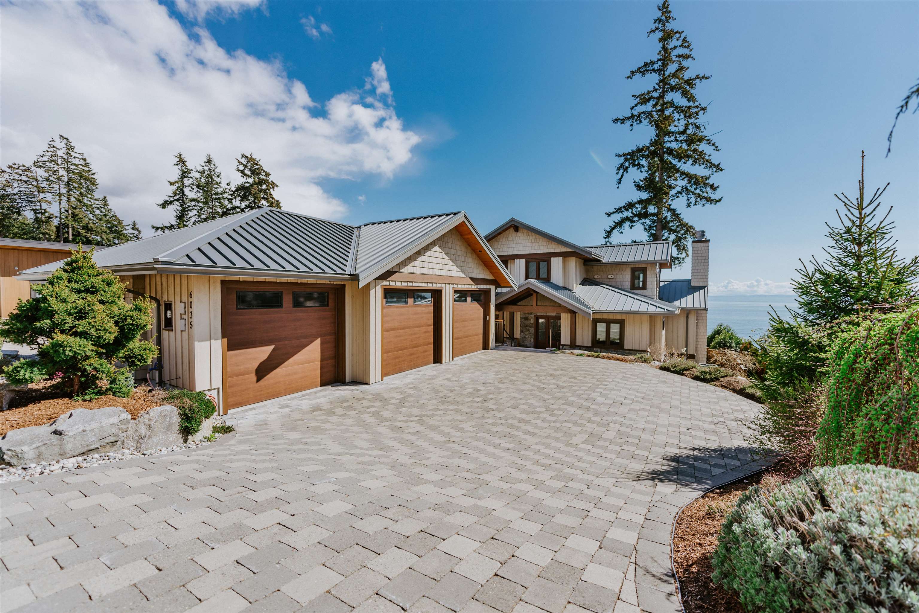 6035 Silverstone Lane, Sechelt, BC V7Z 0T8
