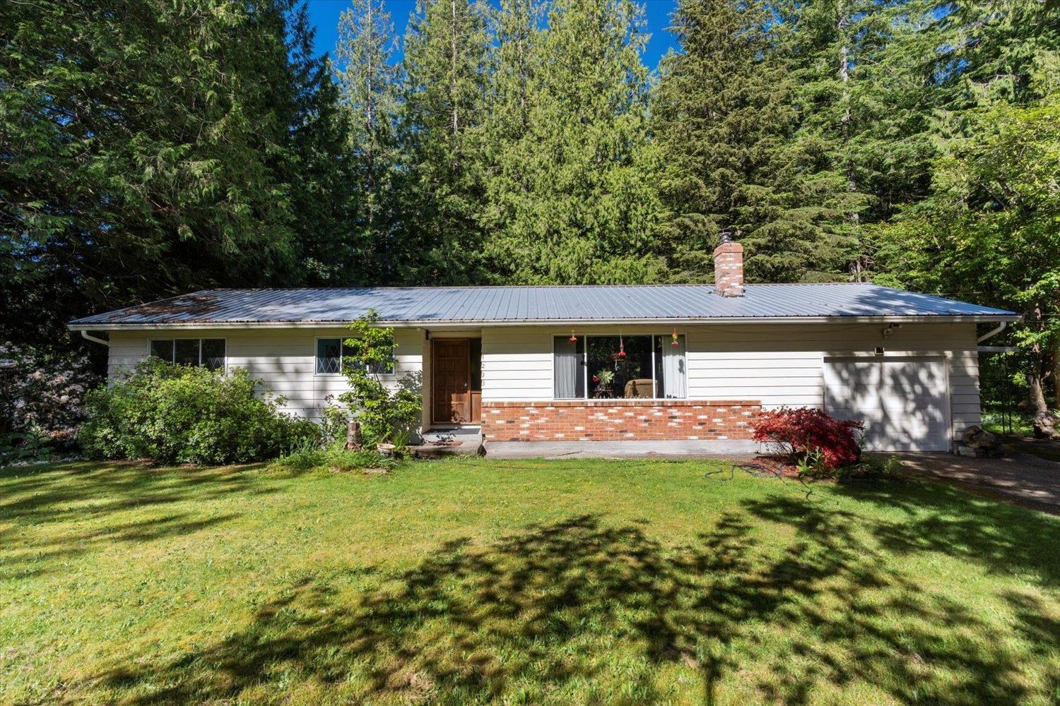 1233 Kosikar Rd, Columbia Valley, BC V2R 4X7