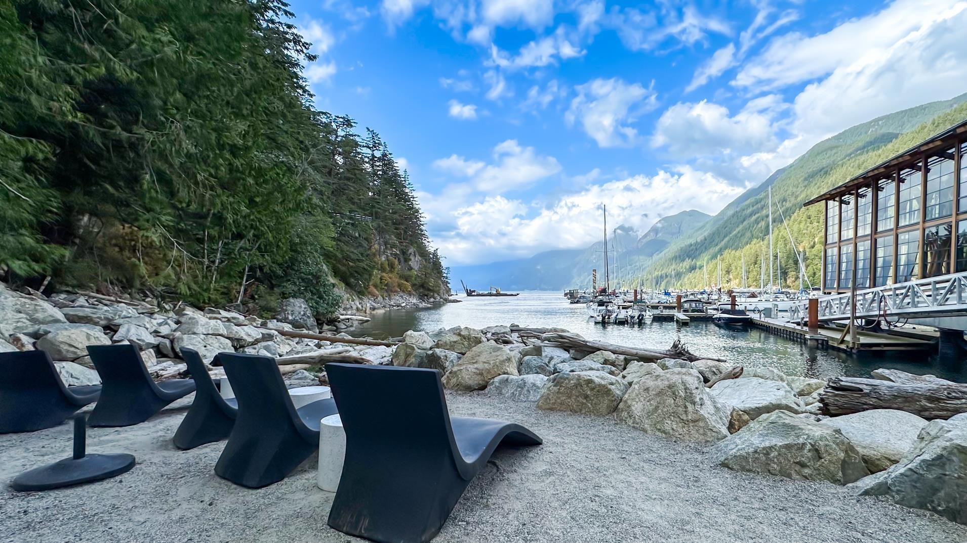 6699 Nelson Avenue #101, West Vancouver, BC V7W 2B2