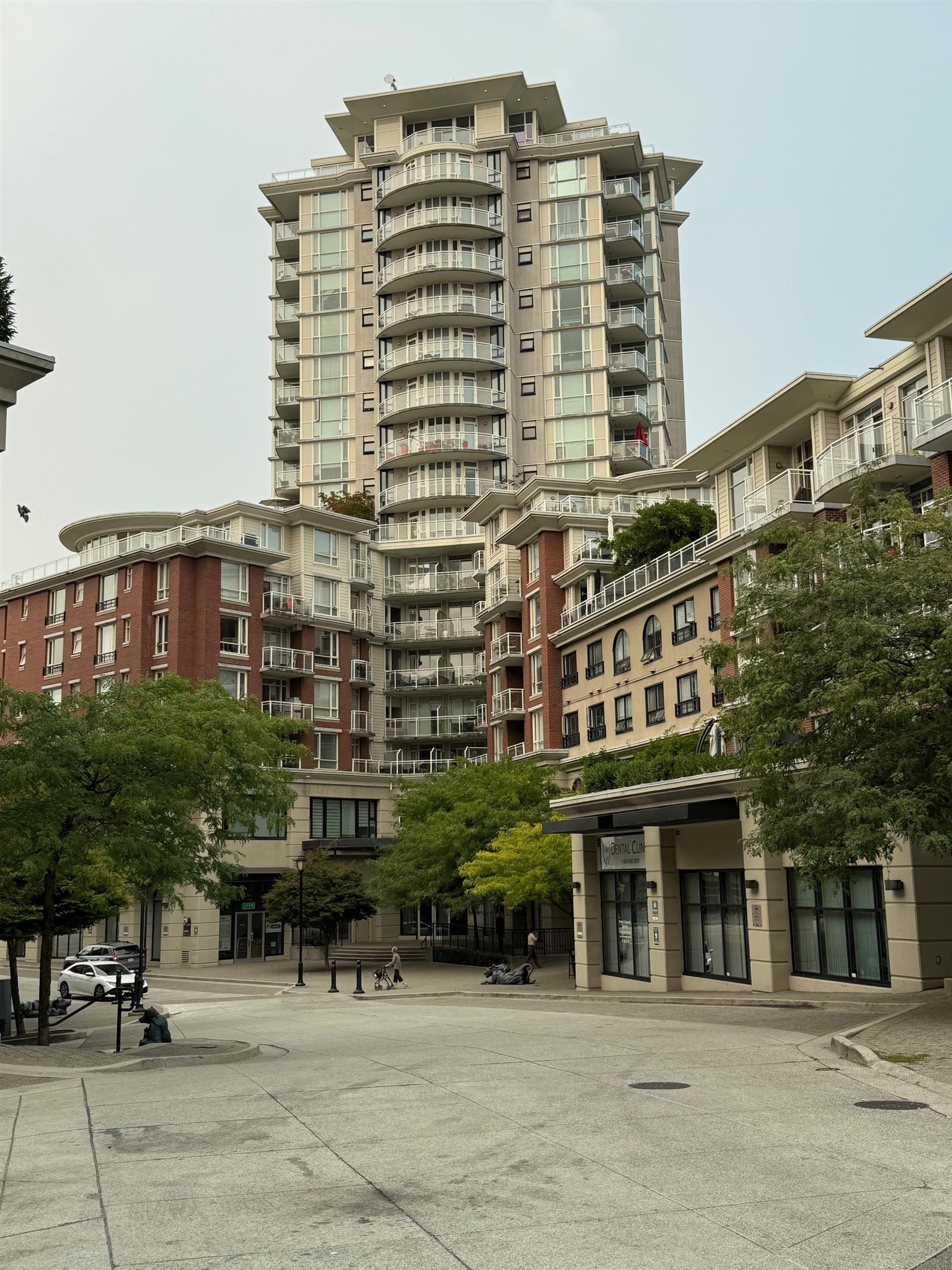 4028 Knight Street #302, Vancouver, BC V5N 5Y8