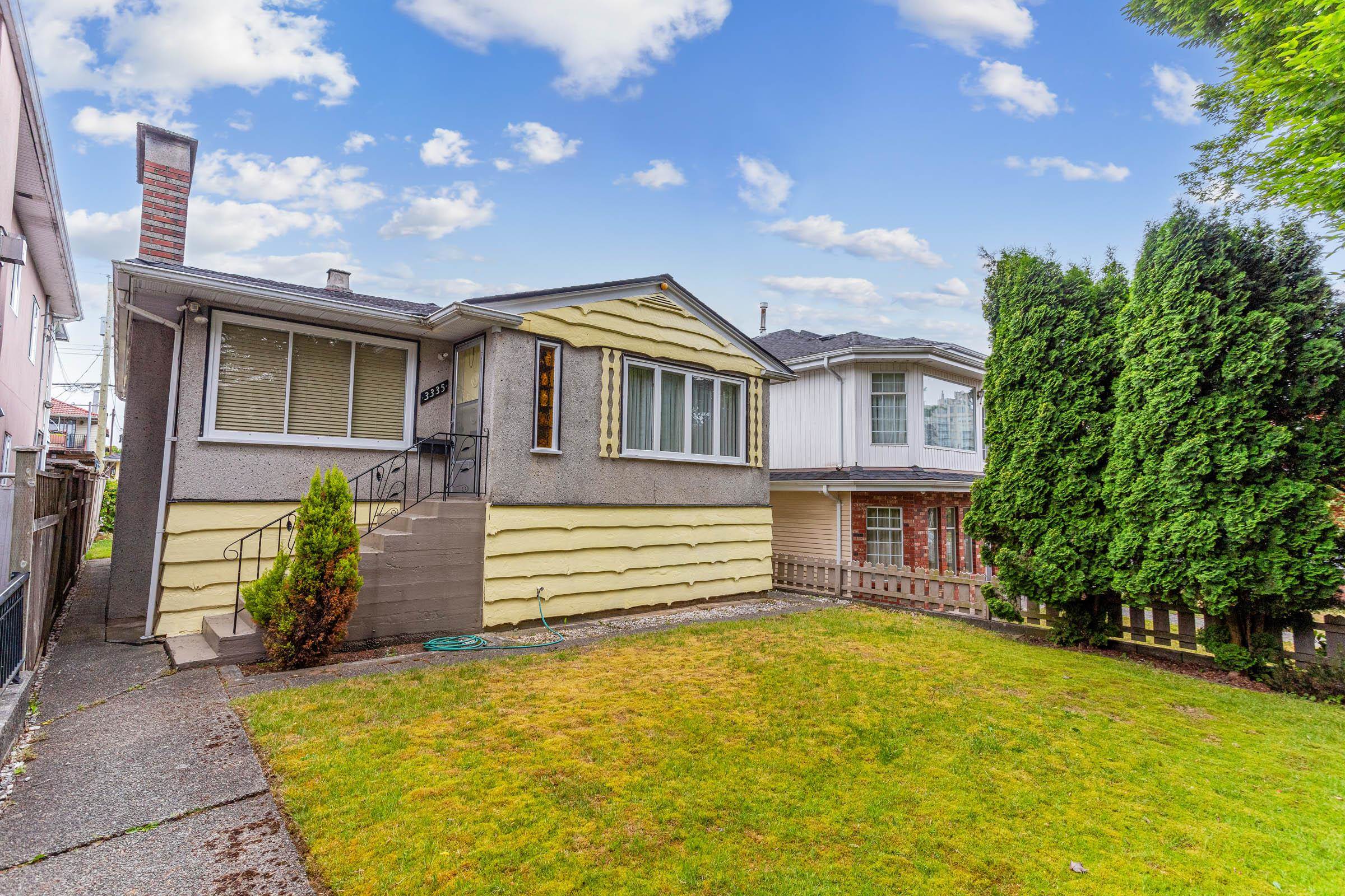 3335 Queens Avenue, Vancouver, BC V5R 4T7