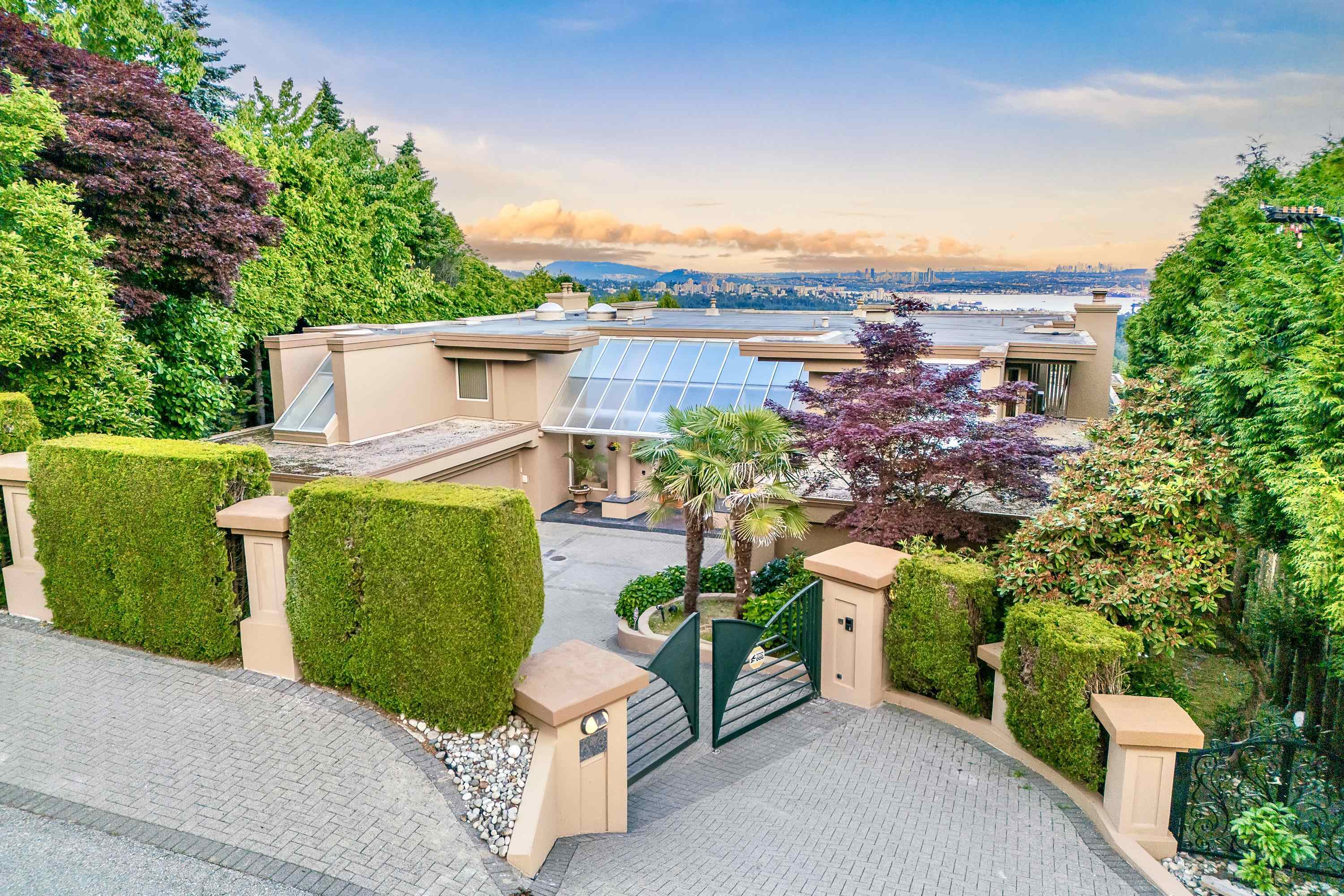 848 Eyremount Drive, West Vancouver, BC V7S 2A9