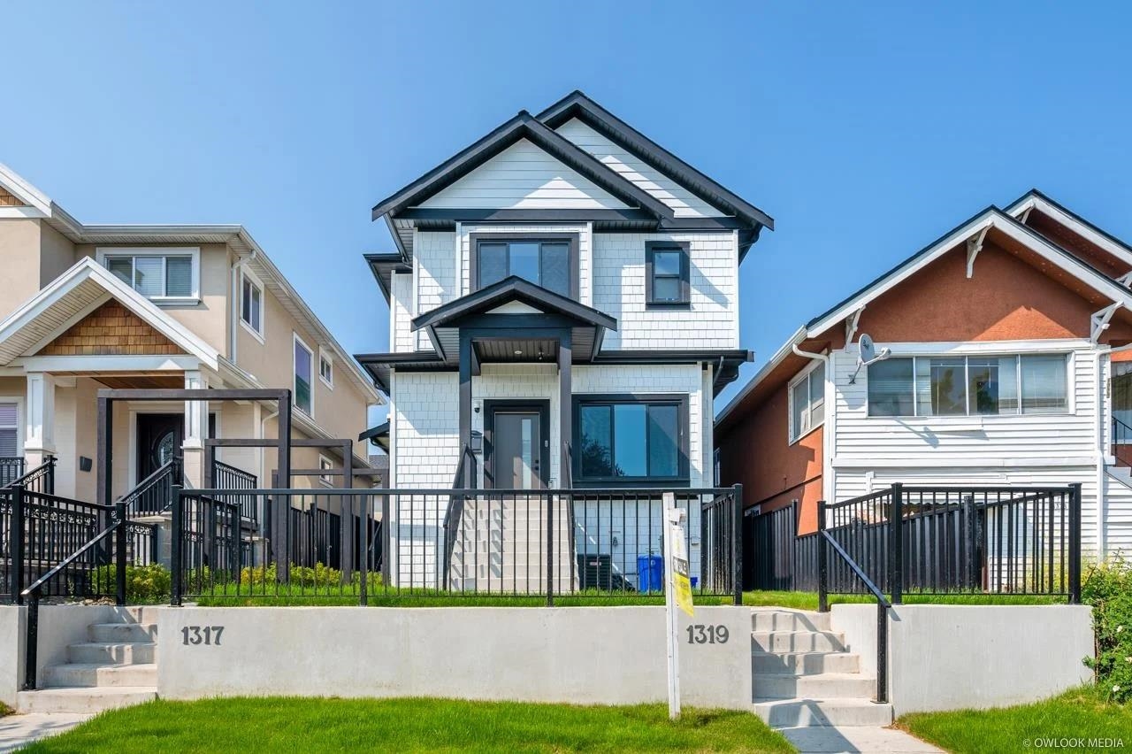 1319 East 62nd Avenue, Vancouver, BC V5X 2H4