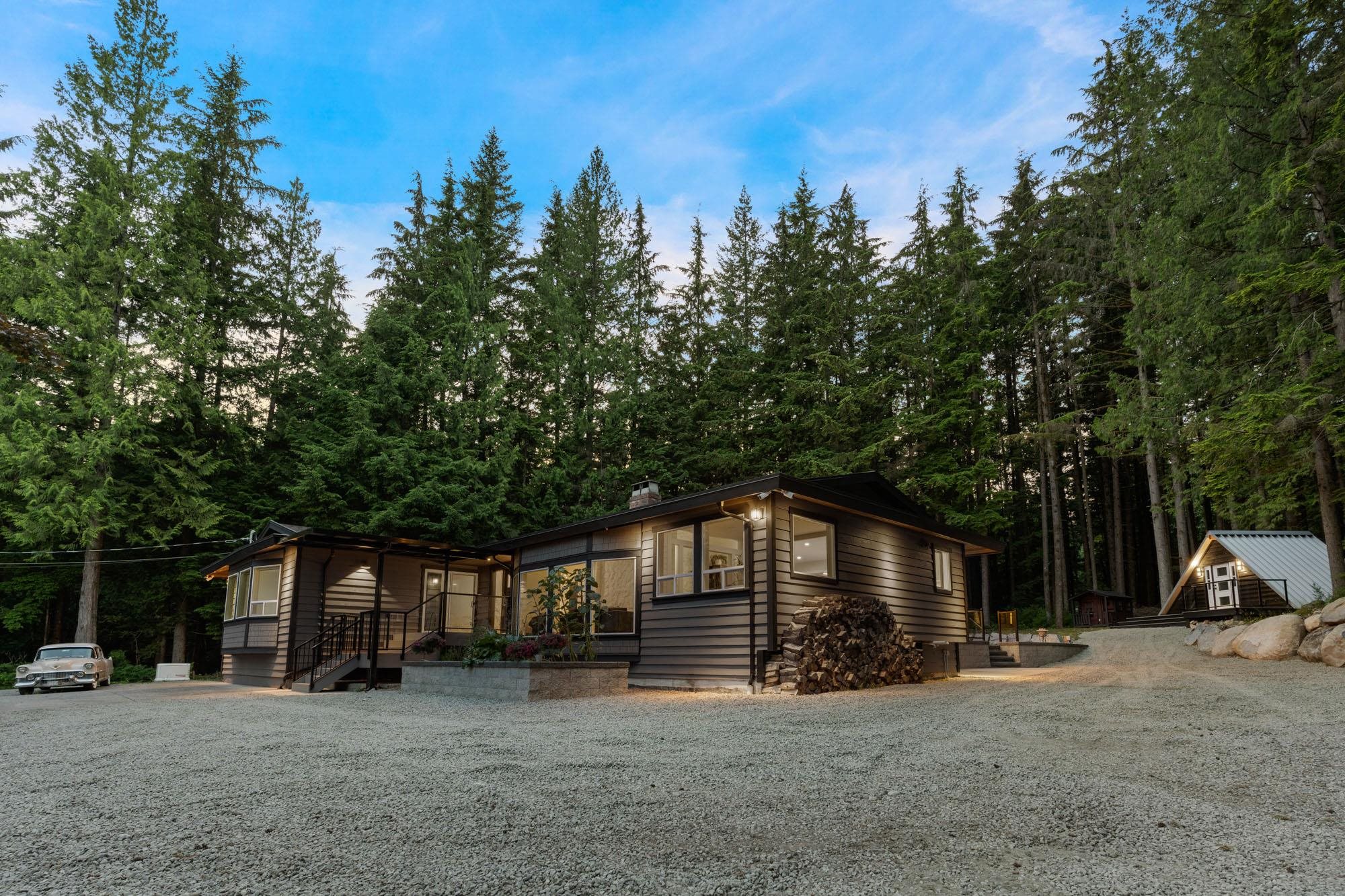 27561 Sayers Crescent, Maple Ridge, BC V2W 1N3
