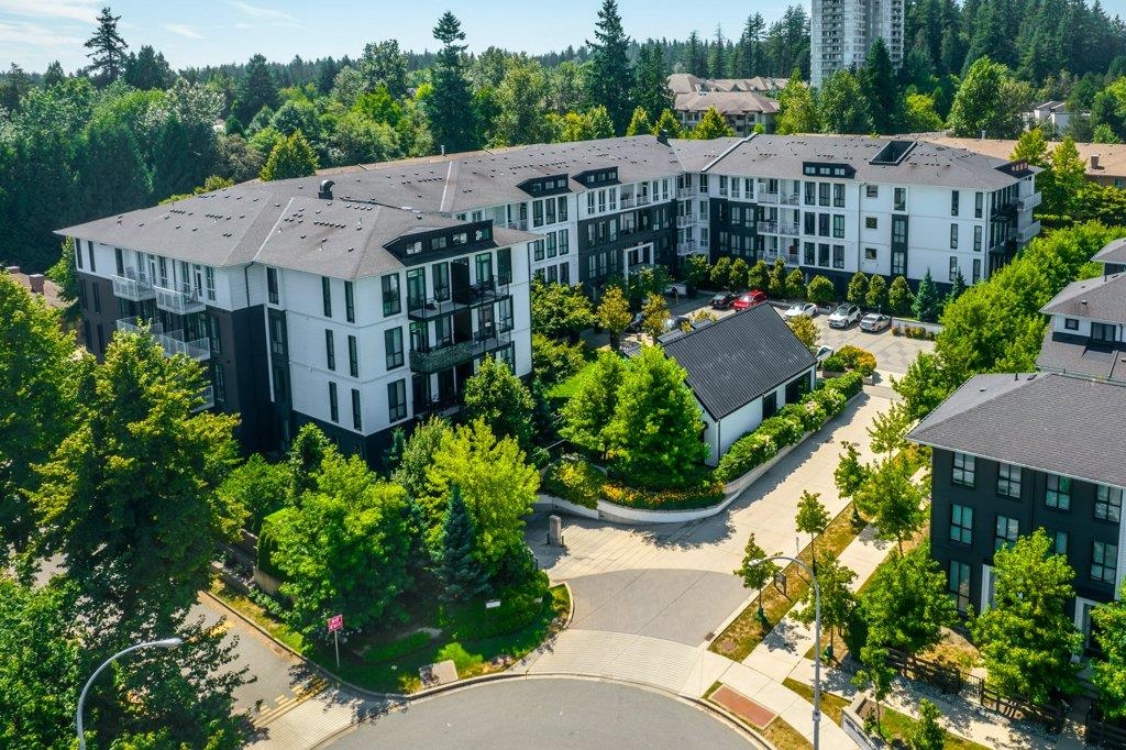 14968 101a Avenue #413, Surrey, BC V3R 0E8