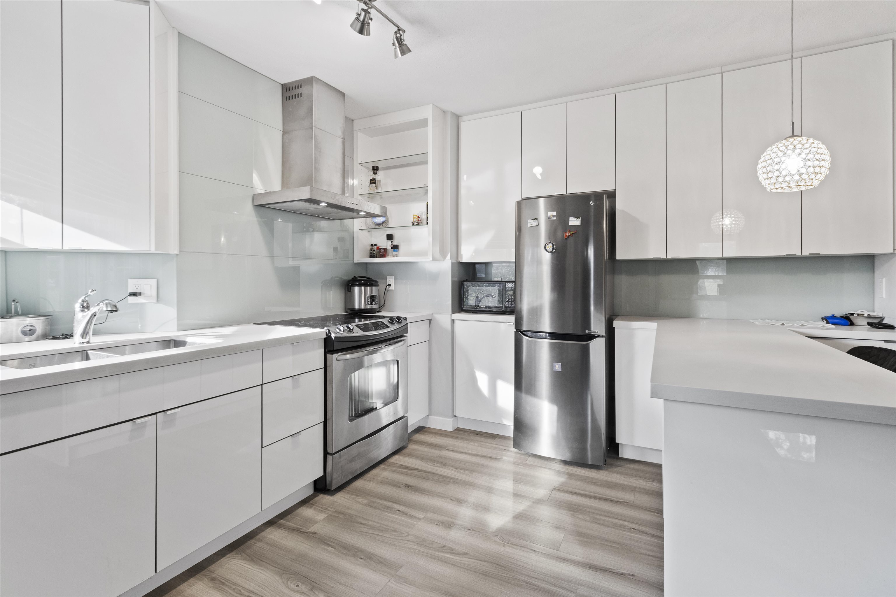 1988 East 37th Avenue #106, Vancouver, BC V5P 1G1