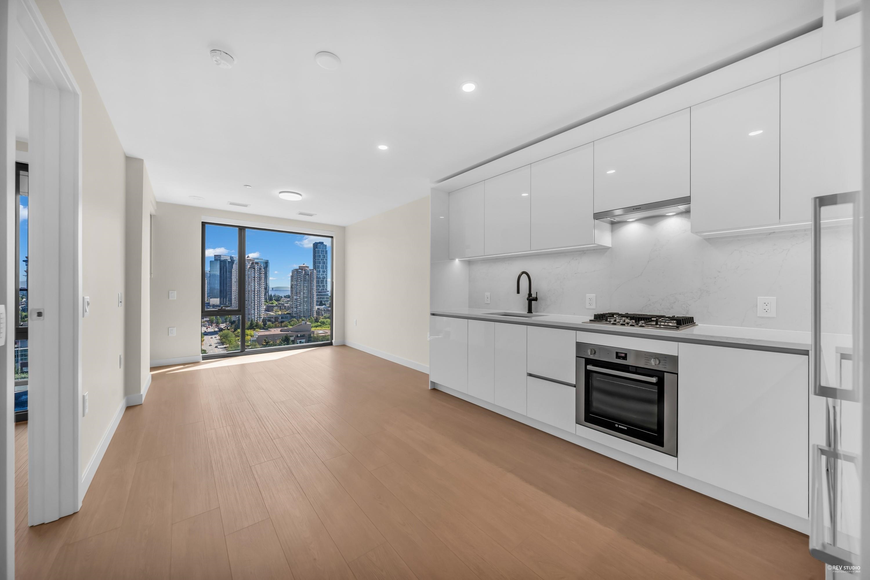 5987 Wilson Ave #1607, Burnaby, BC V5H 0L7