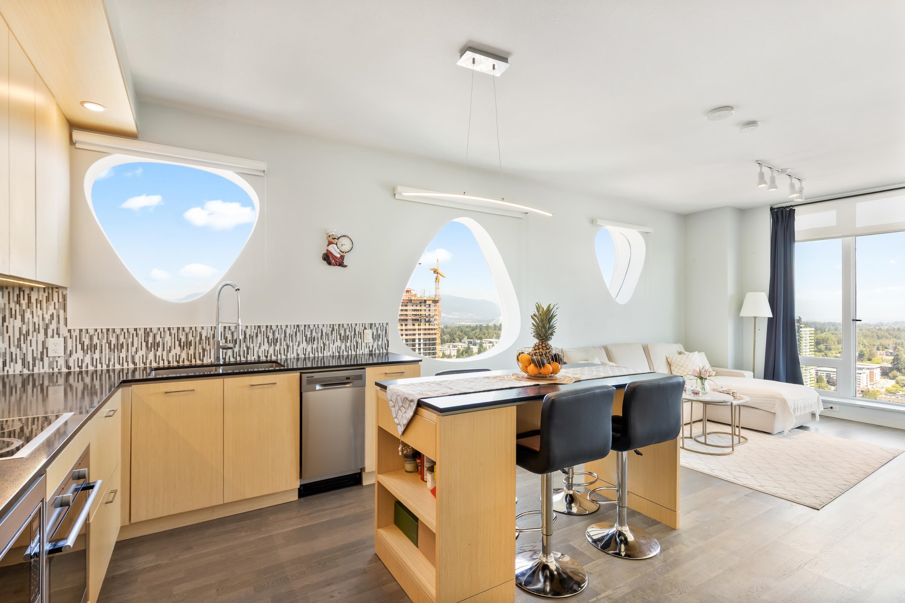 13495 Central Avenue #unit 3701, Surrey, BC V3T 0K2