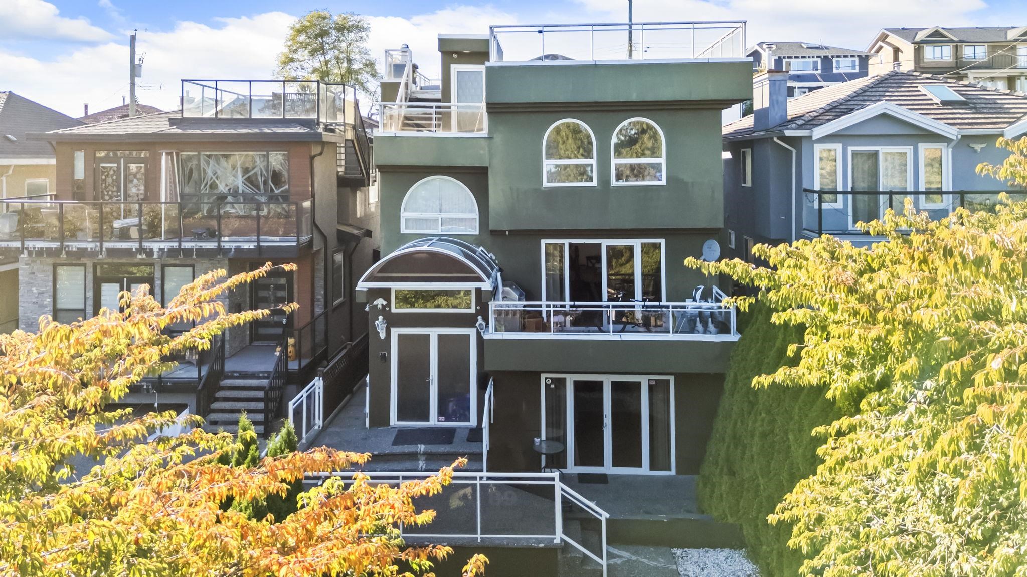 89 Ellesmere Avenue, Burnaby, BC V5B 3S5
