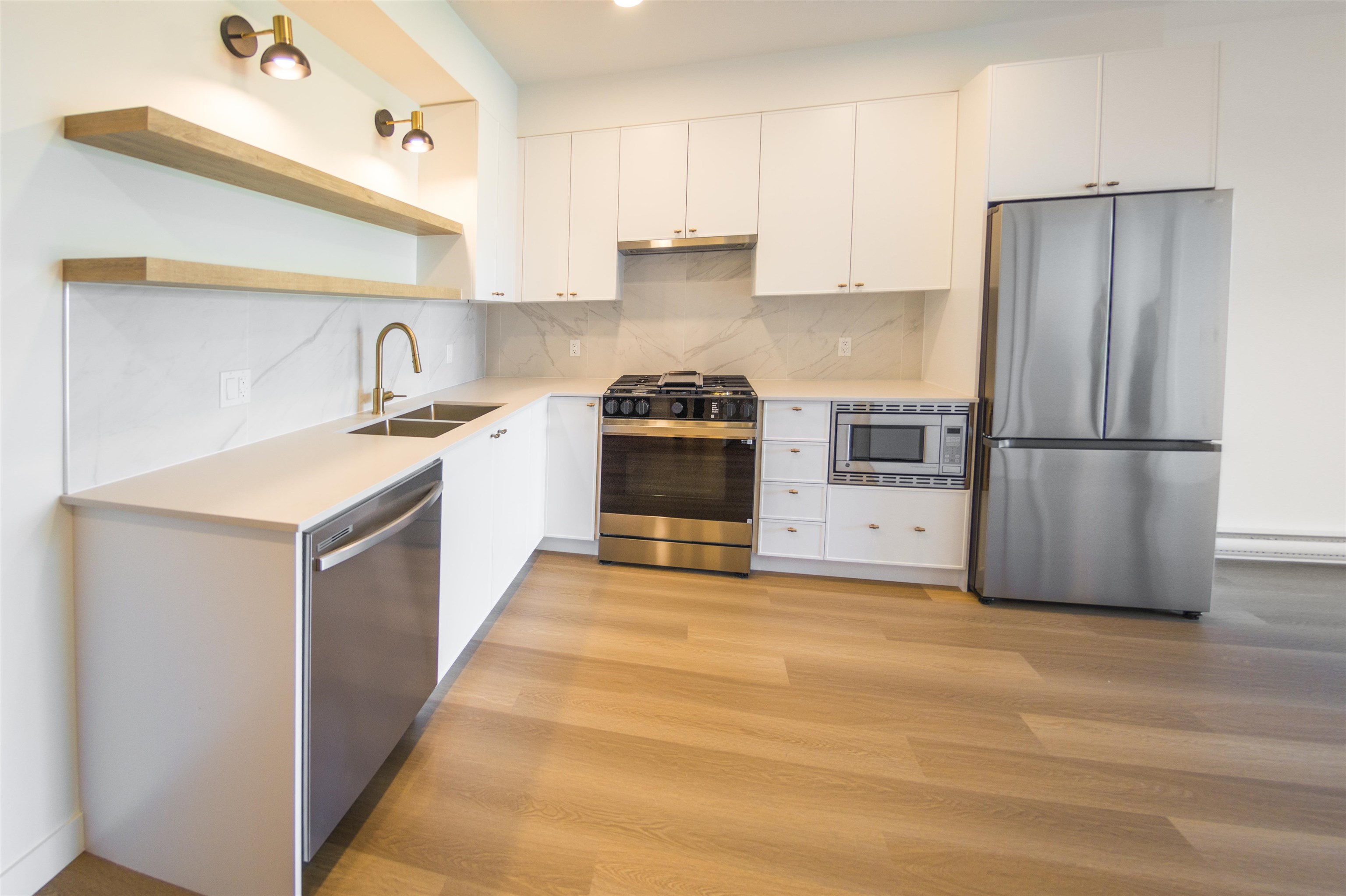 215 Mcbay Ln, Coquitlam, BC V3K 0H7