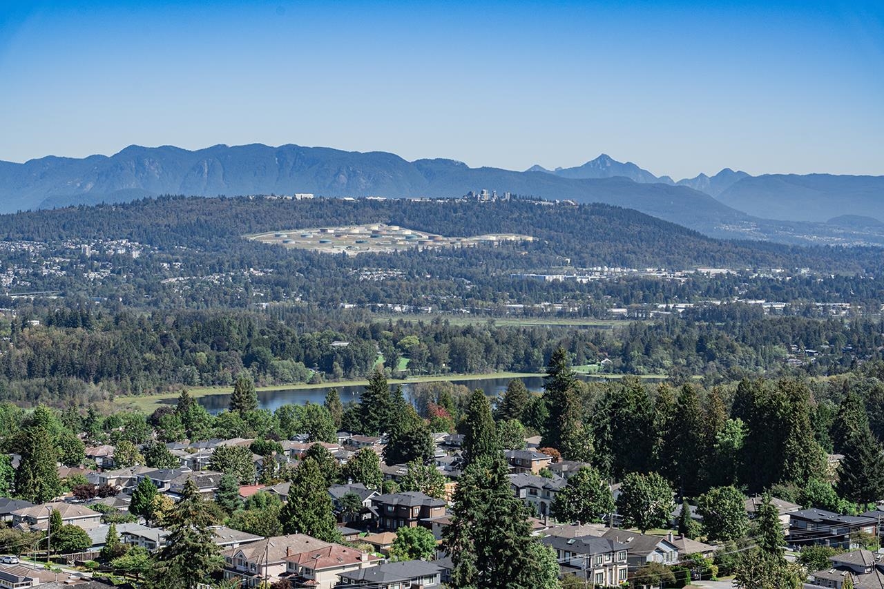 6540 Burlington Avenue #1403, Burnaby, BC V5H 4G3