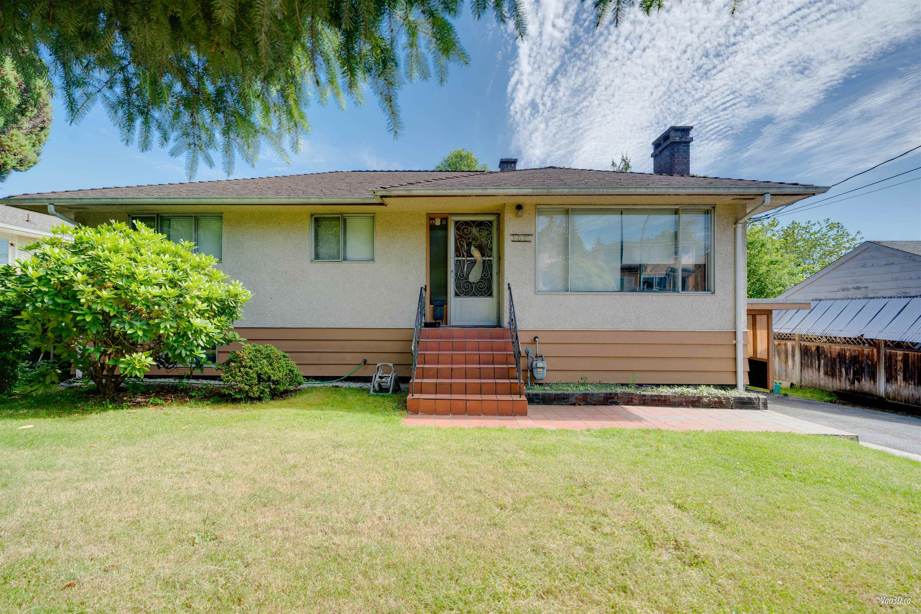 762 Edgar Avenue, Coquitlam, BC V3K 2J5