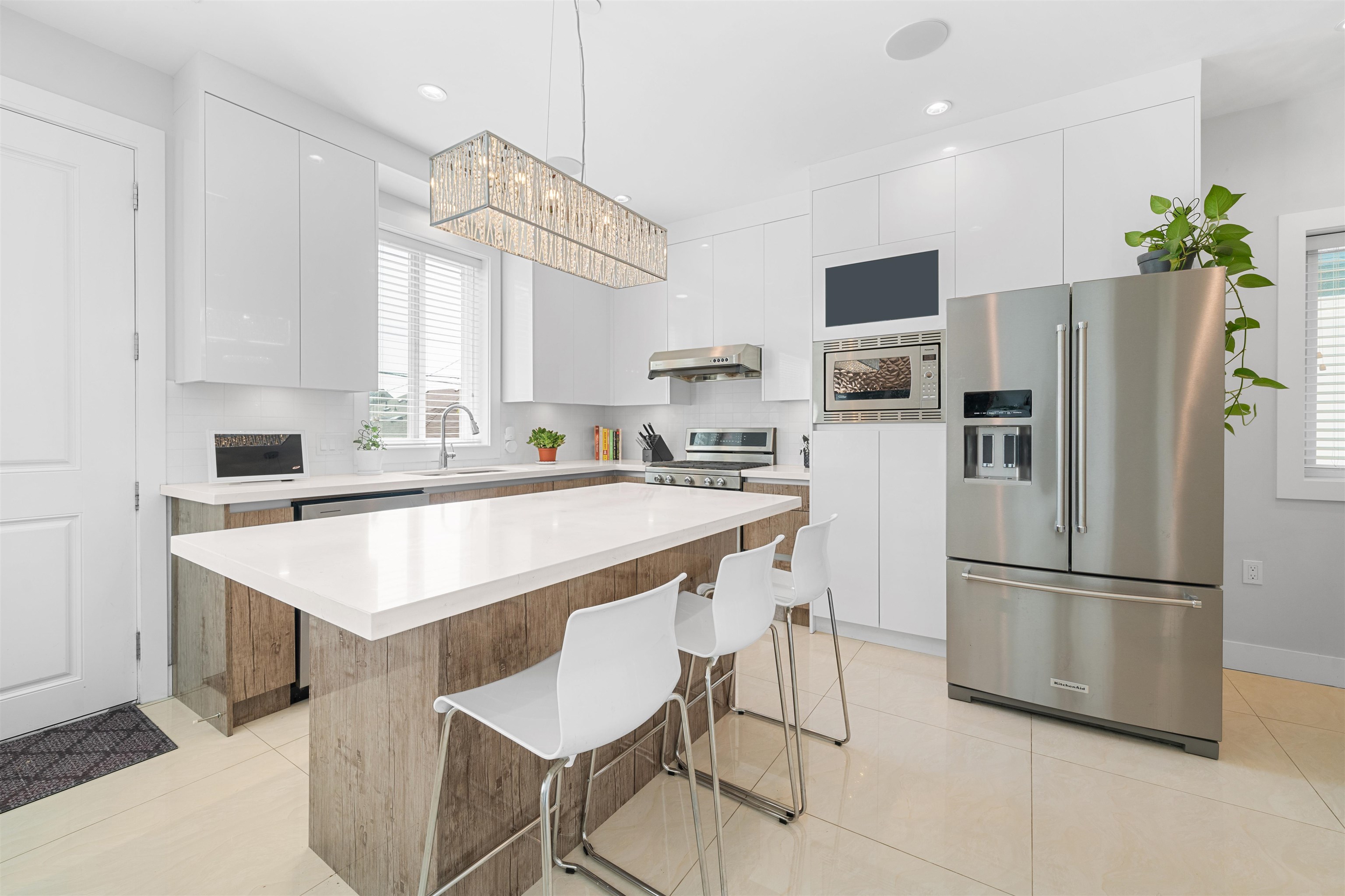 3448 Pandora Street, Vancouver, BC V5K 1W8