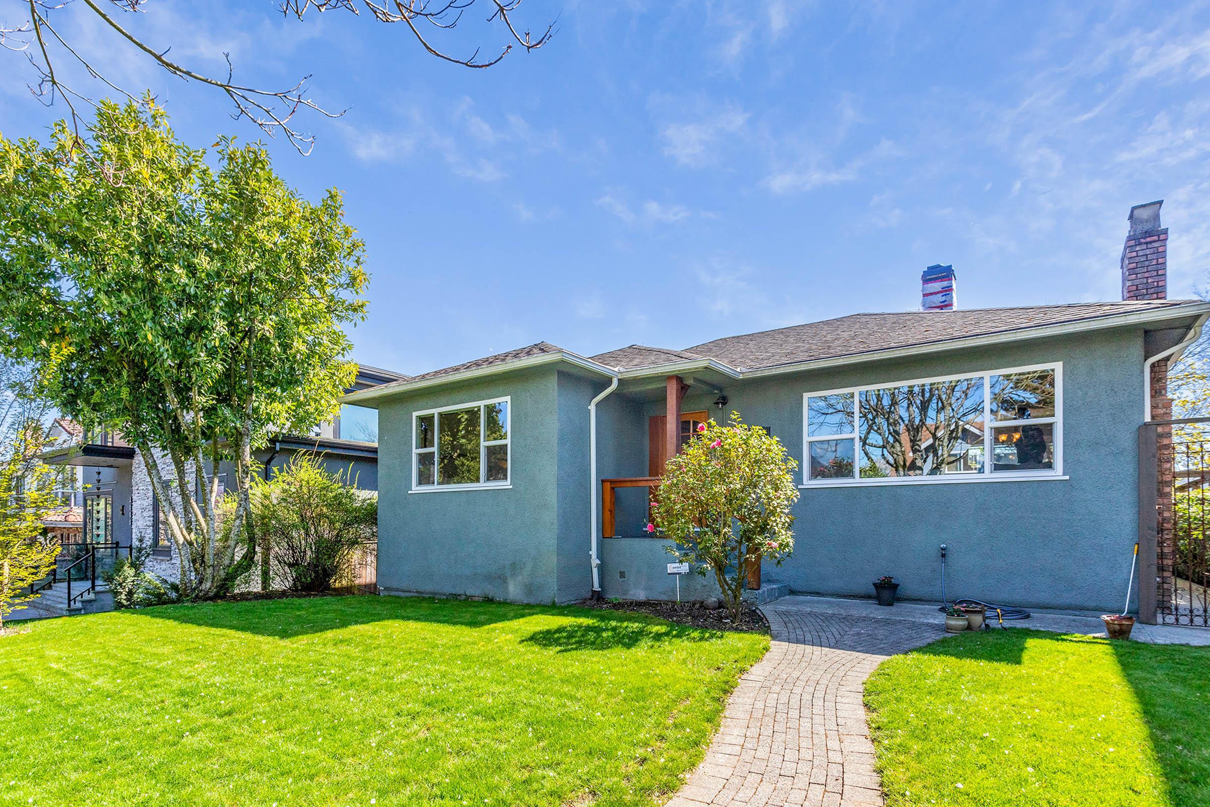 4046 Eton Street, Burnaby, BC V5C 1J7