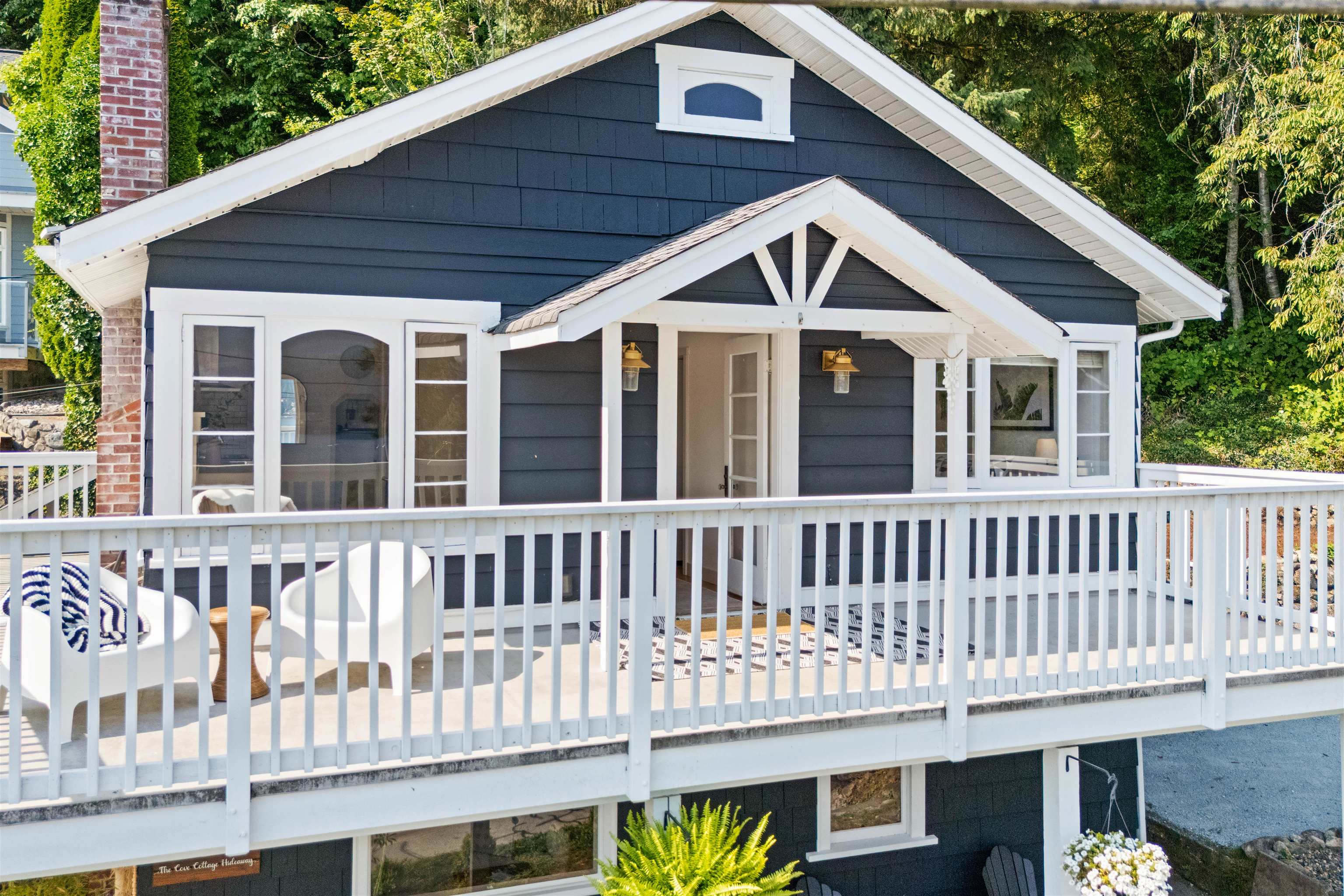 2689 Panorama Drive, North Vancouver, BC V7G 1V7