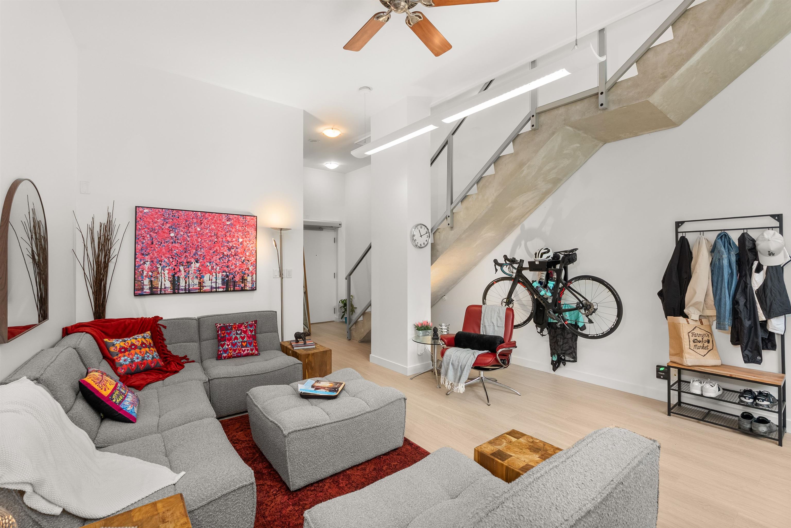 817 Cambie Street, Vancouver, BC V6B 2P4