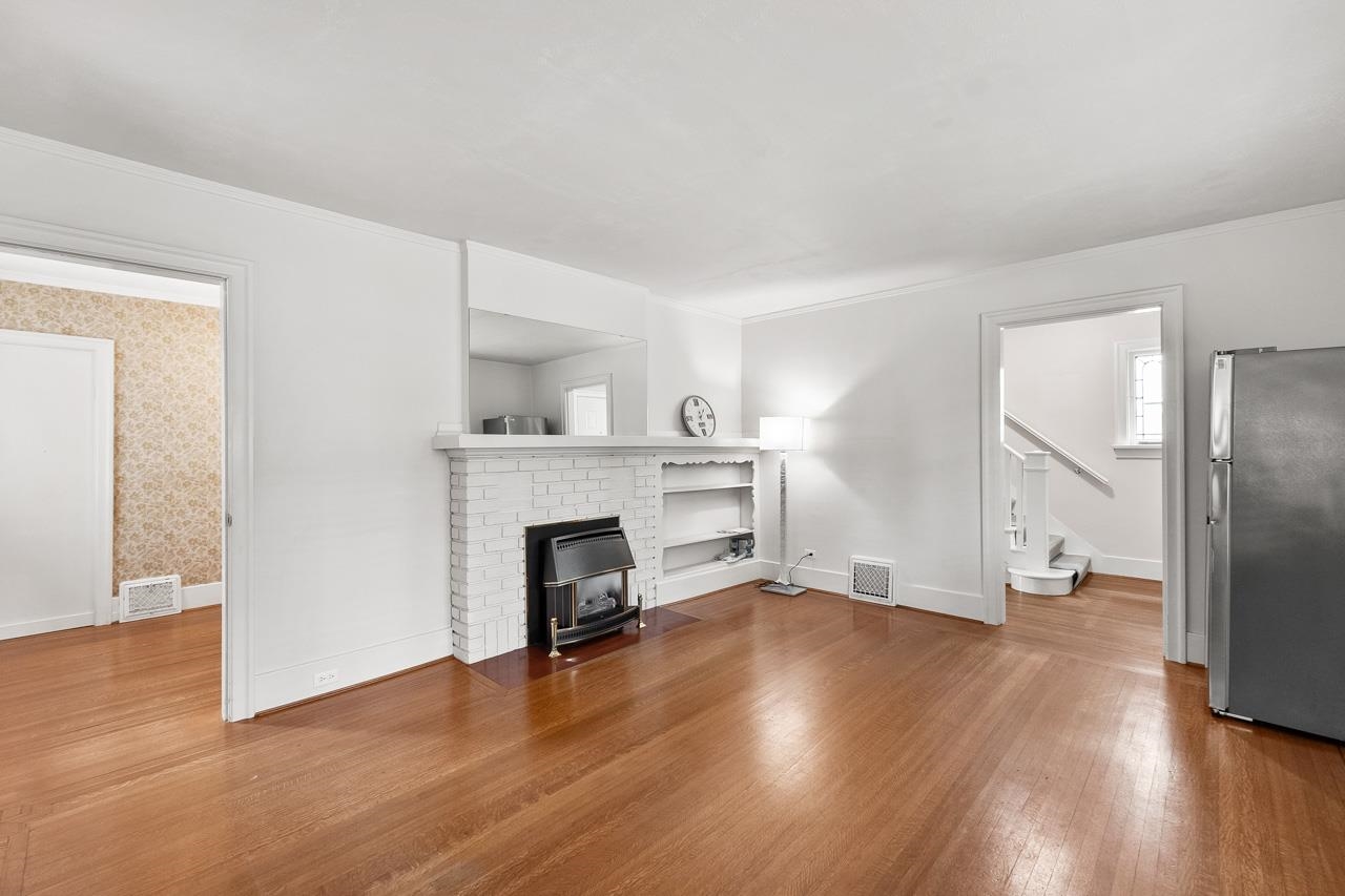 4879 Collingwood Street, Vancouver, BC V6S 2B5