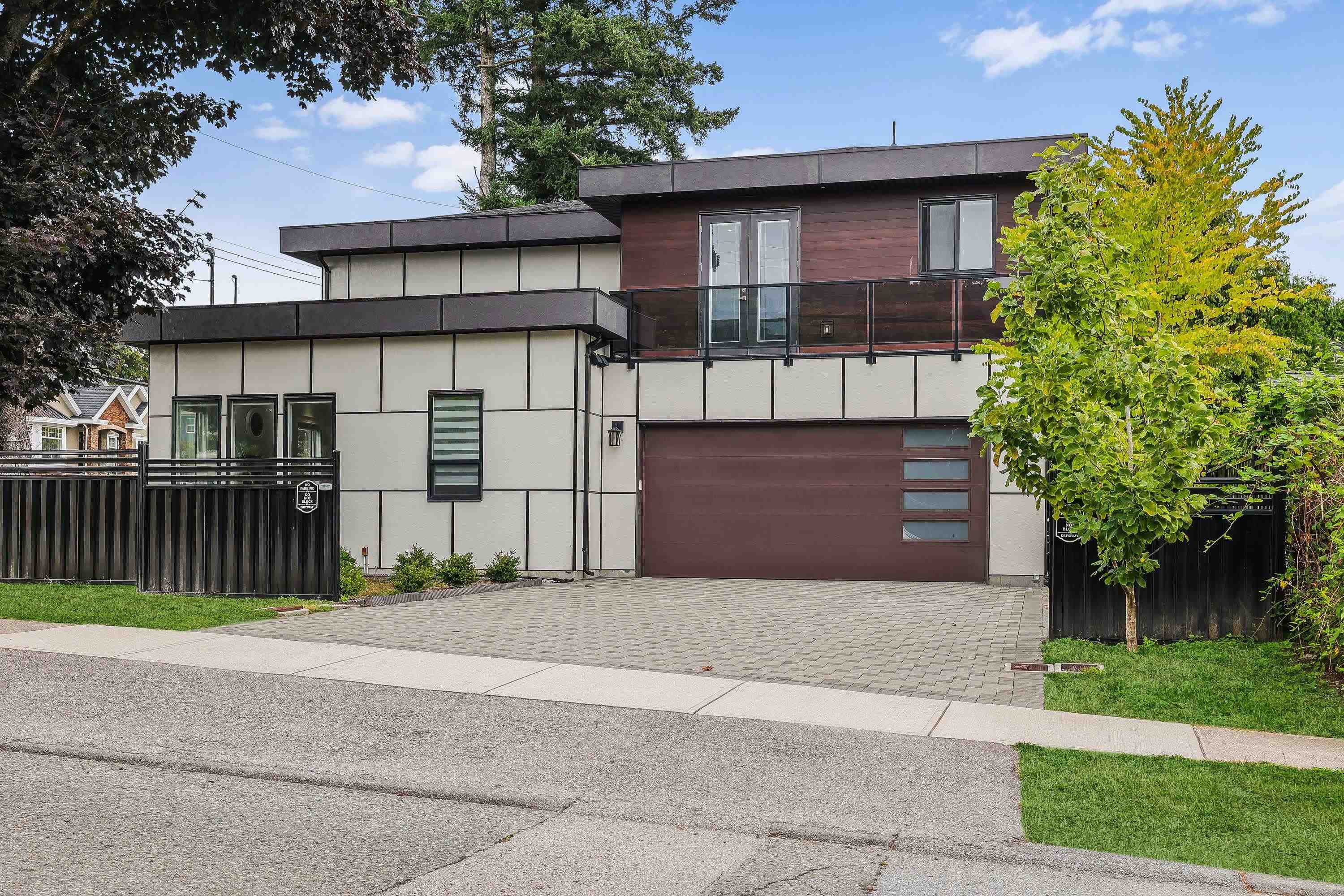 69a Avenue, Surrey, BC V3W 2H9