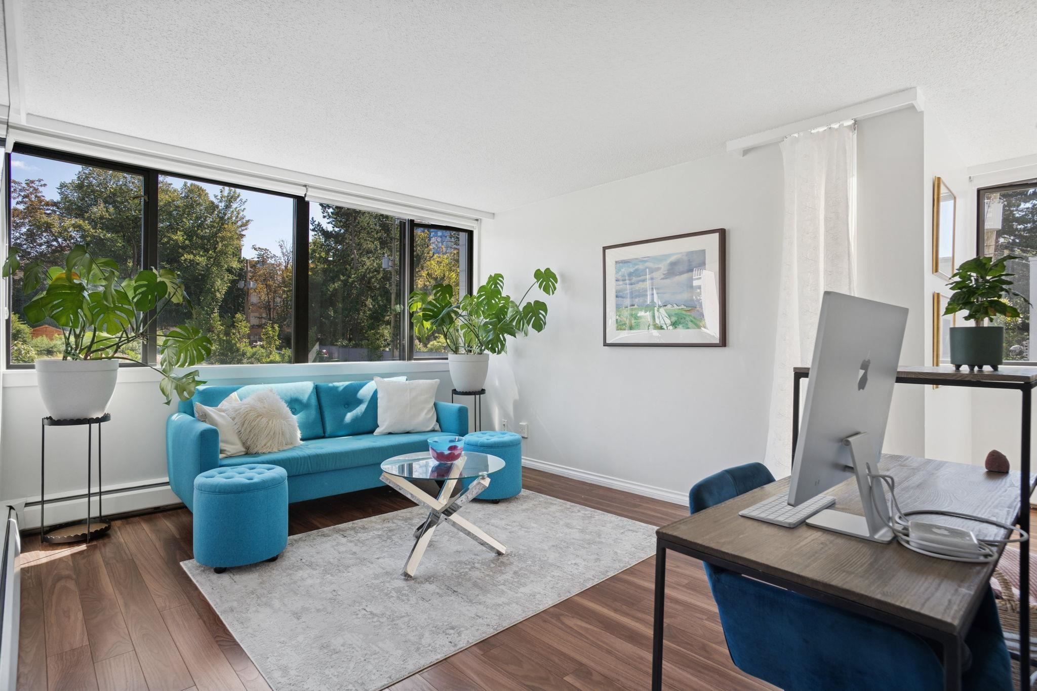 1740 Comox Street #206, Vancouver, BC V6G 2Z1