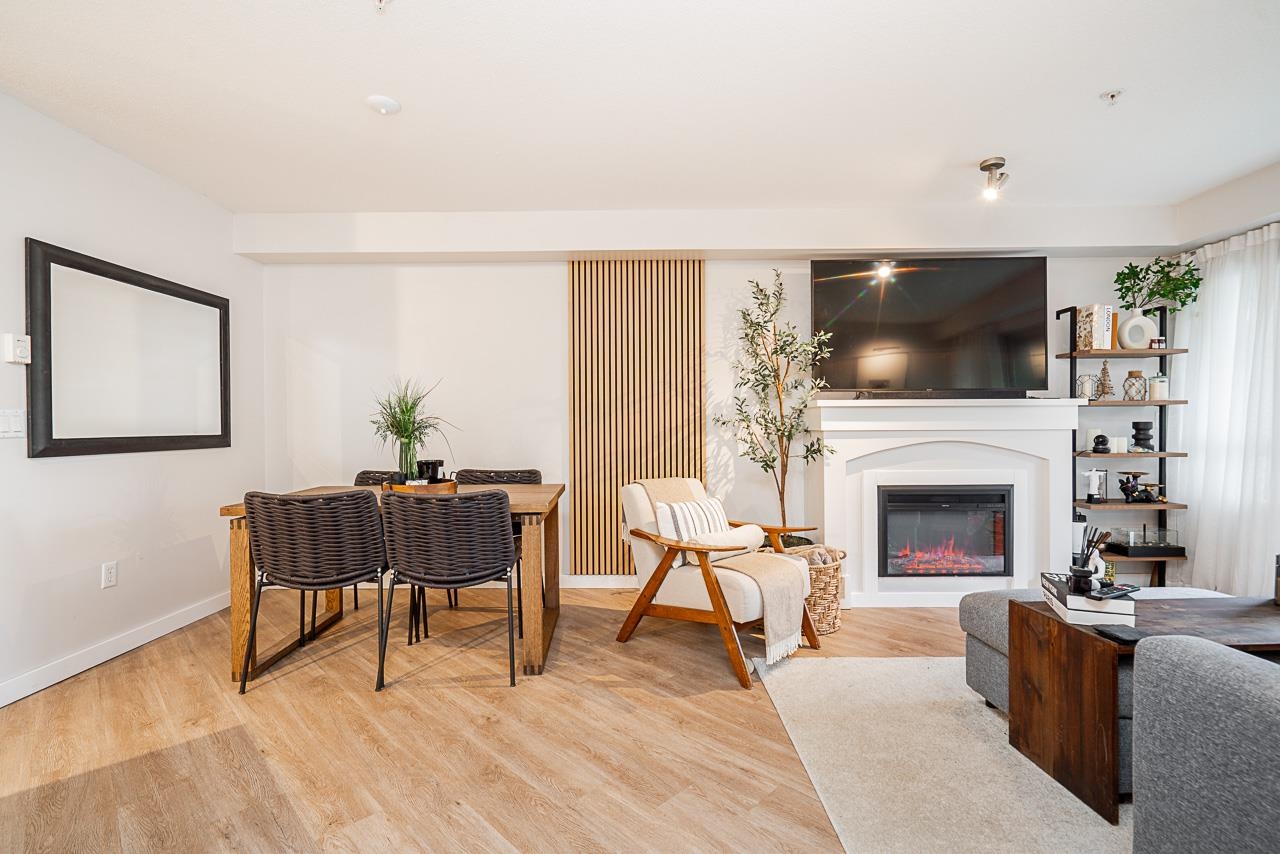 3132 Dayanee Springs Boulevard #211, Coquitlam, BC V3E 0B5