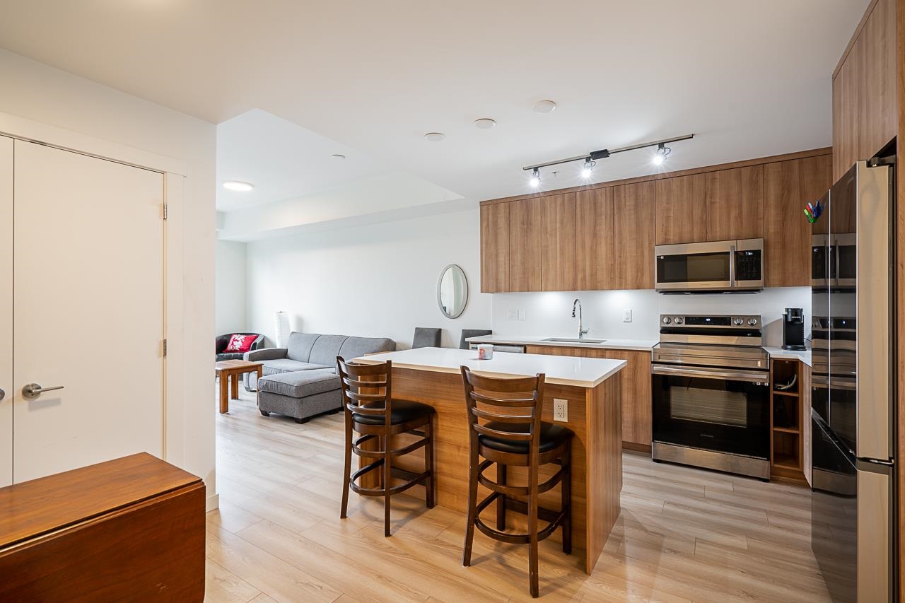 5420 208 Street #404, Langley, BC V3A 2J9