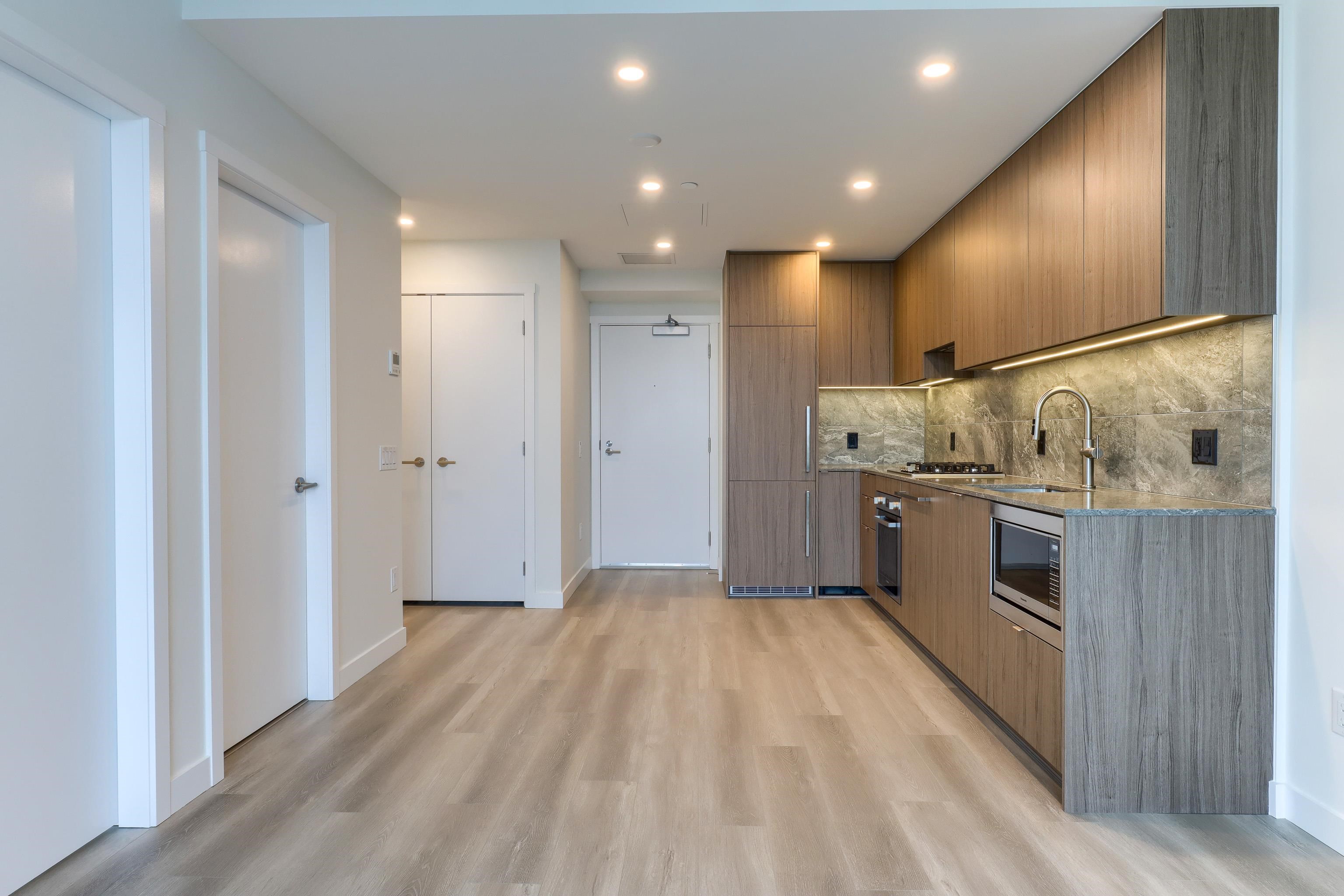 626 Claremont St #2004, Coquitlam, BC V3J 0T1