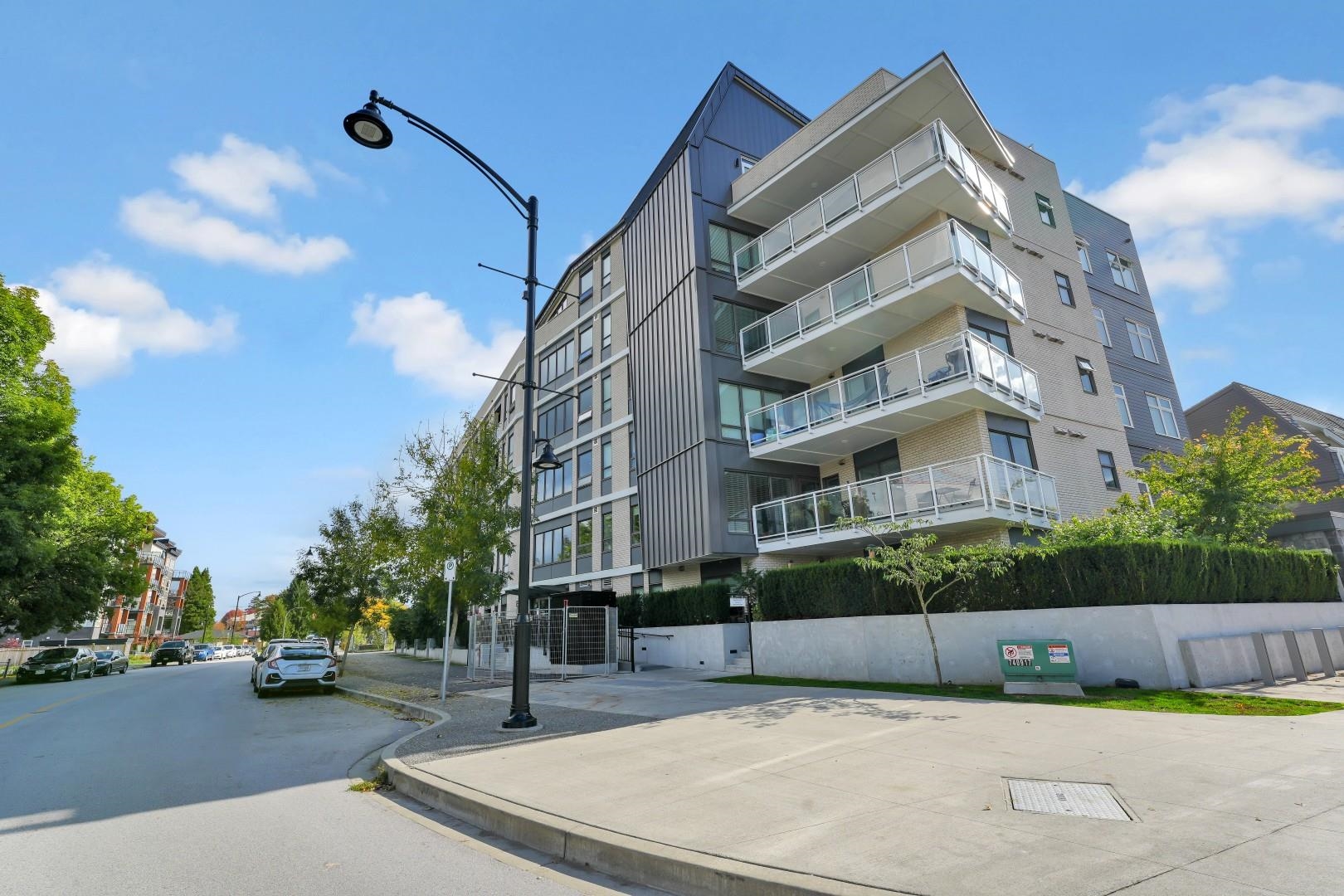 22226 Brown Ave #411, Maple Ridge, BC V2X 4R2
