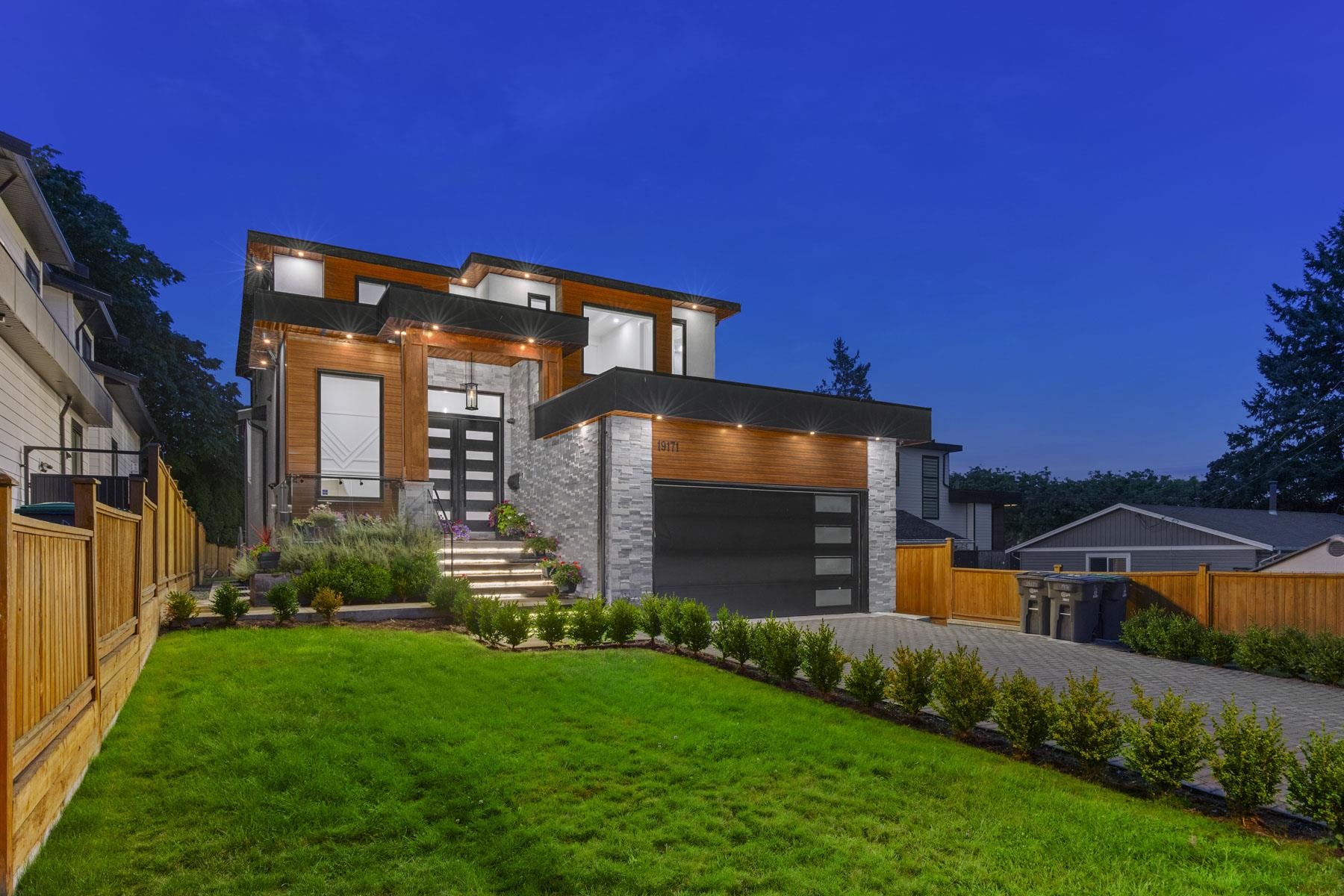 60b Avenue, Surrey, BC V3S 7T8