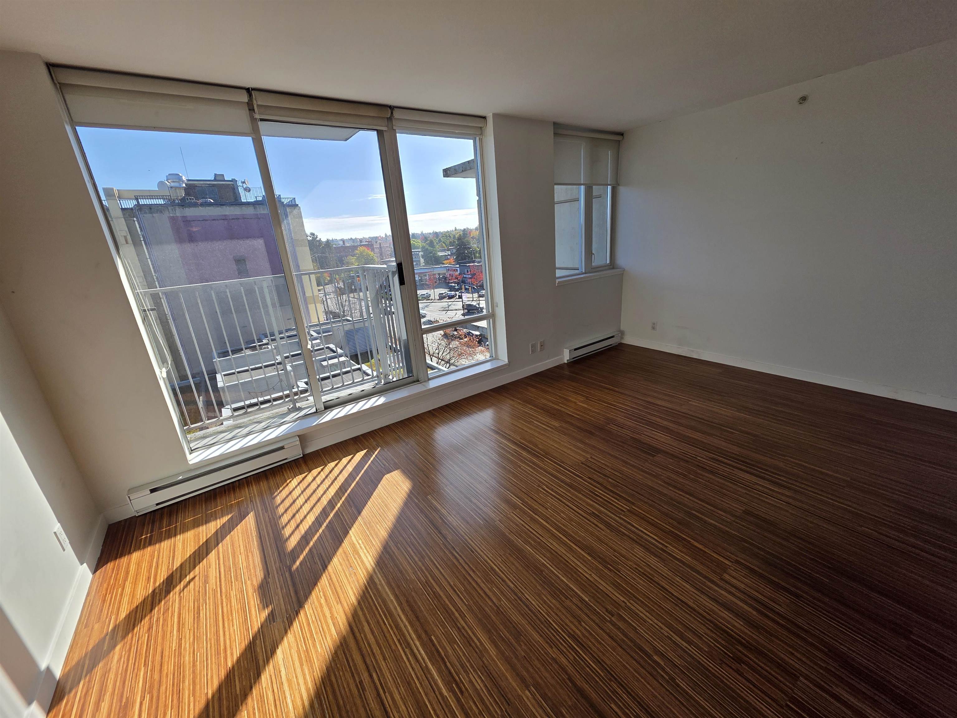 328 East 11th Avenue #806, Vancouver, BC V5T 4W1
