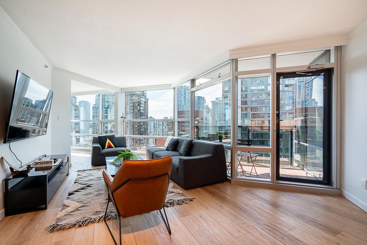 1050 Burrard Street #1201, Vancouver, BC V6Z 2S3