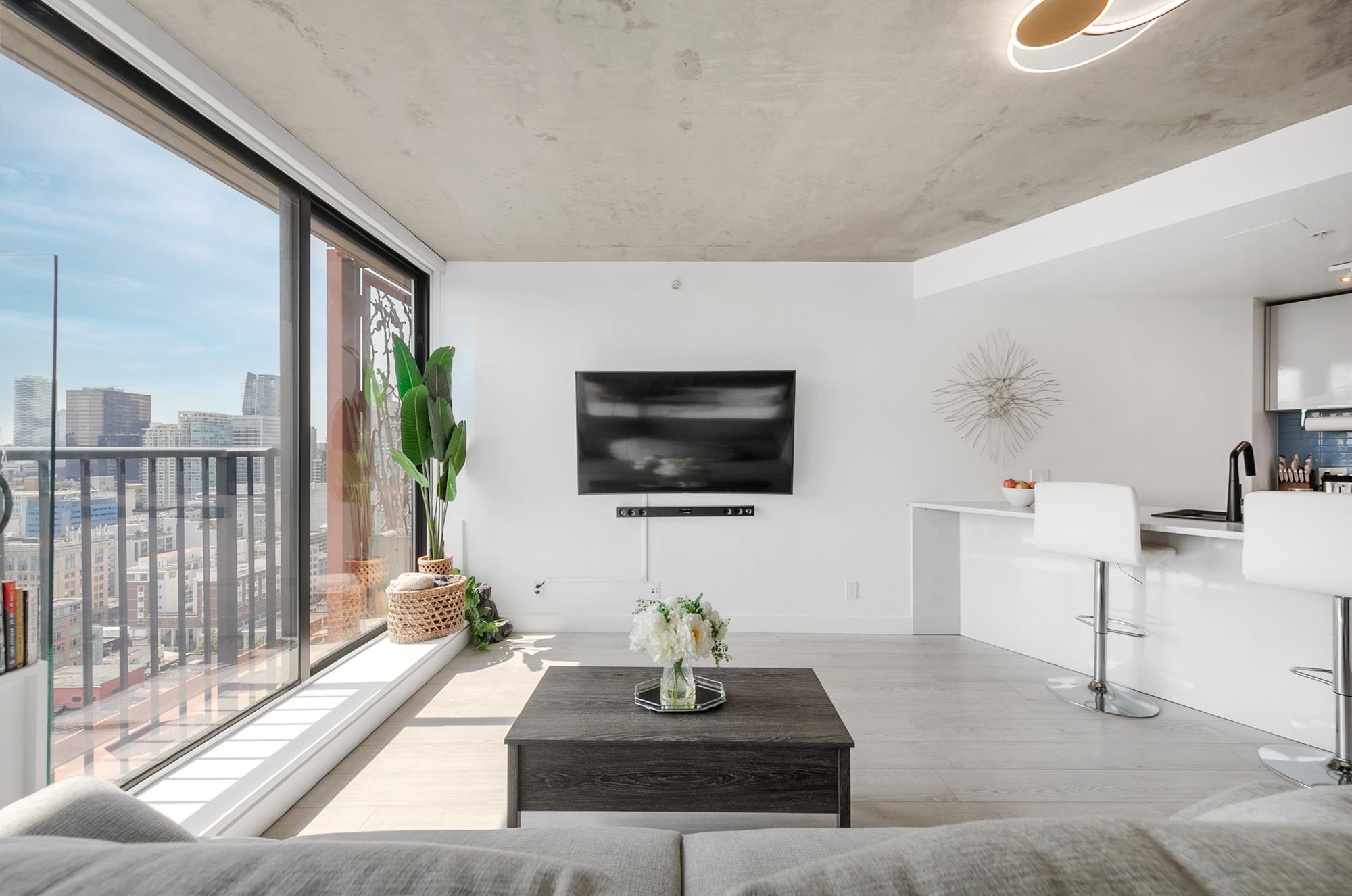 128 West Cordova Street #3209, Vancouver, BC V6B 0E6