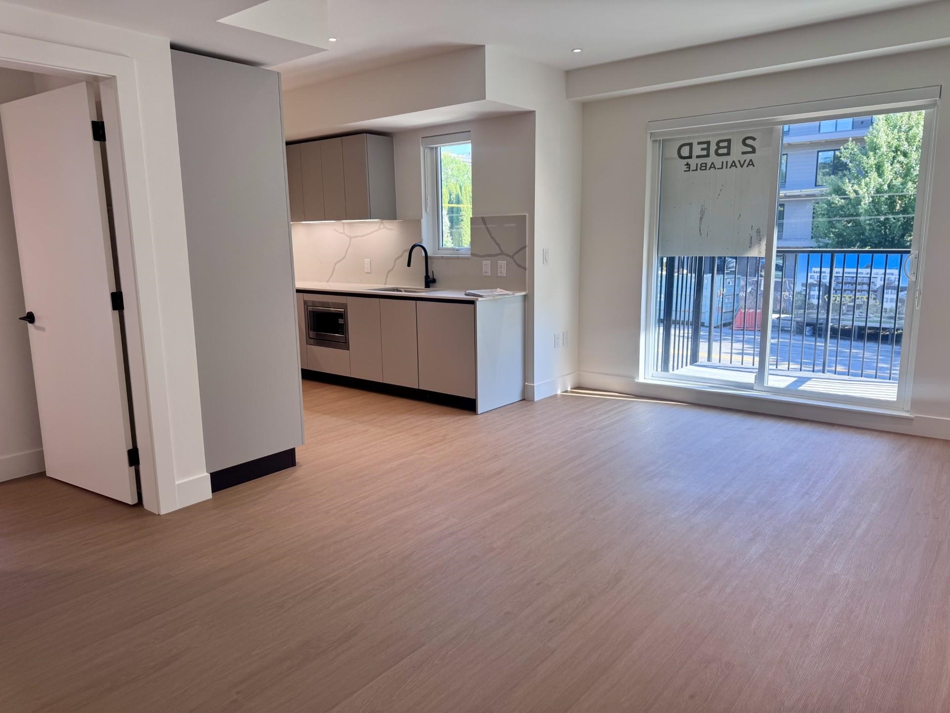 2235 E Broadway #203, Vancouver, BC V5N 0J5