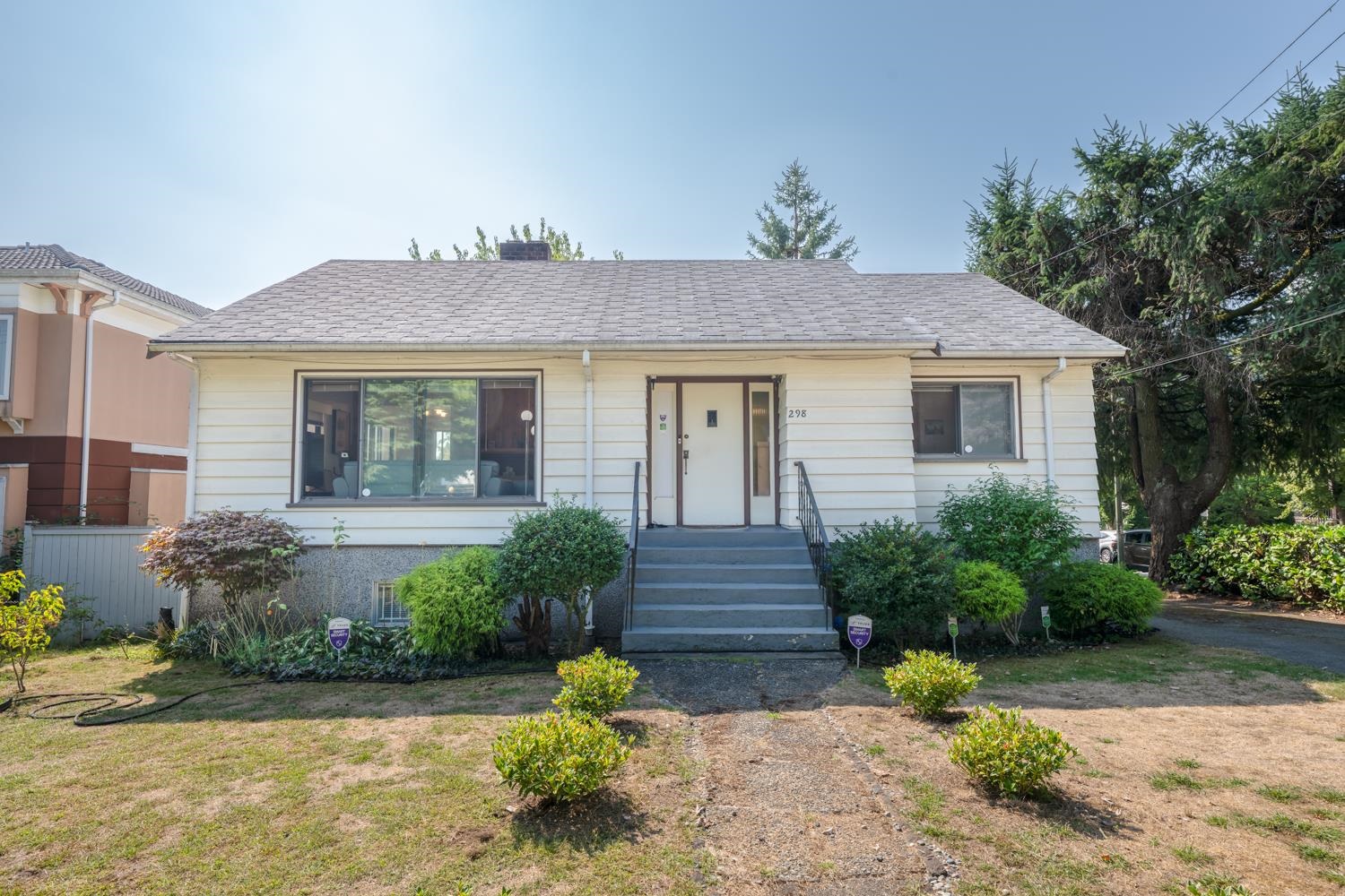 298 West 64th Avenue, Vancouver, BC V5X 2L8