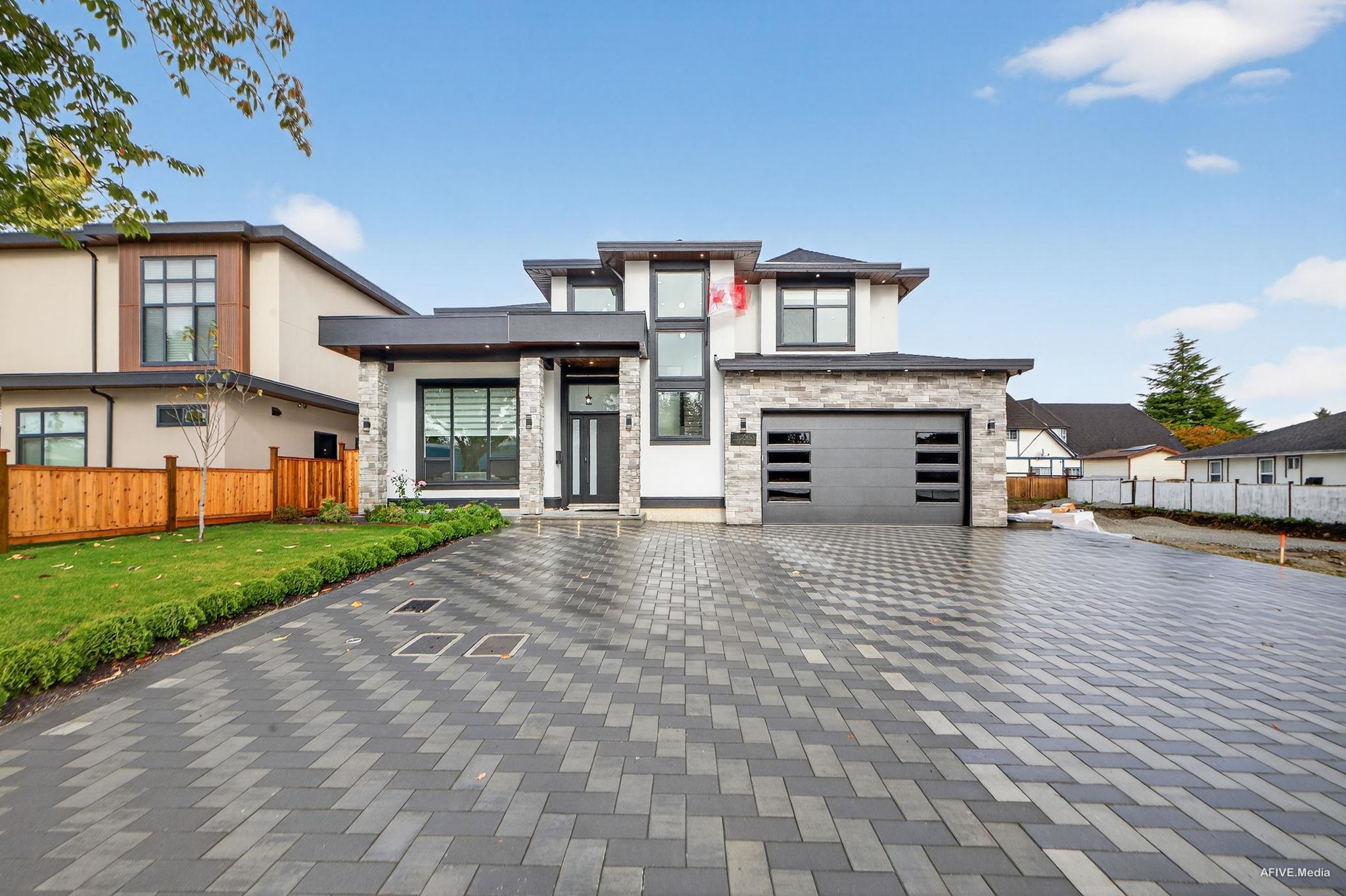 94 Avenue, Surrey, BC V3R 1E2