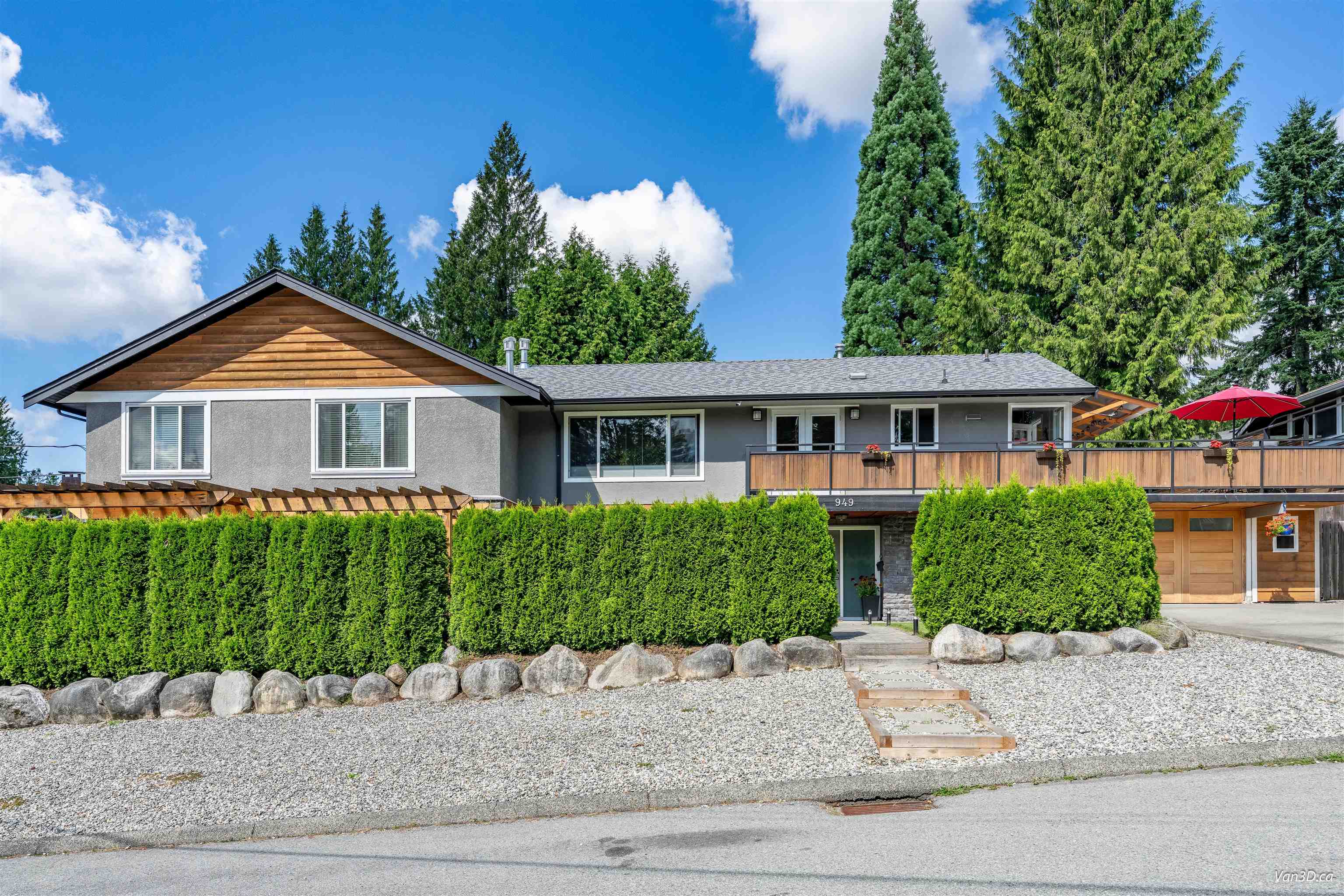 949 Hartford Place, North Vancouver, BC V7H 2J8